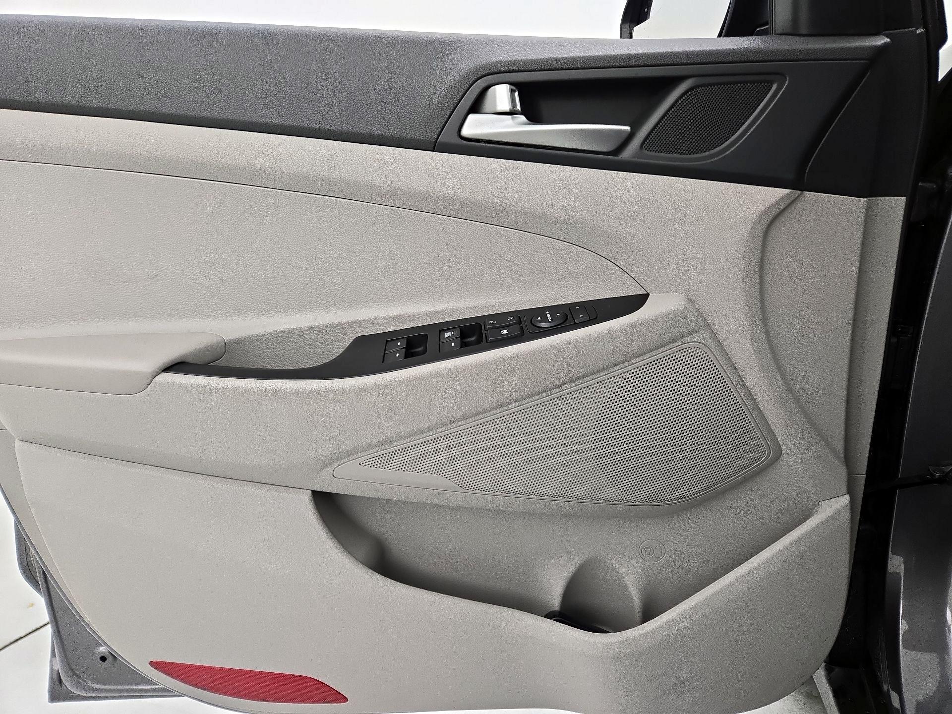 Thumbnail: 2020 Hyundai Tucson - 12