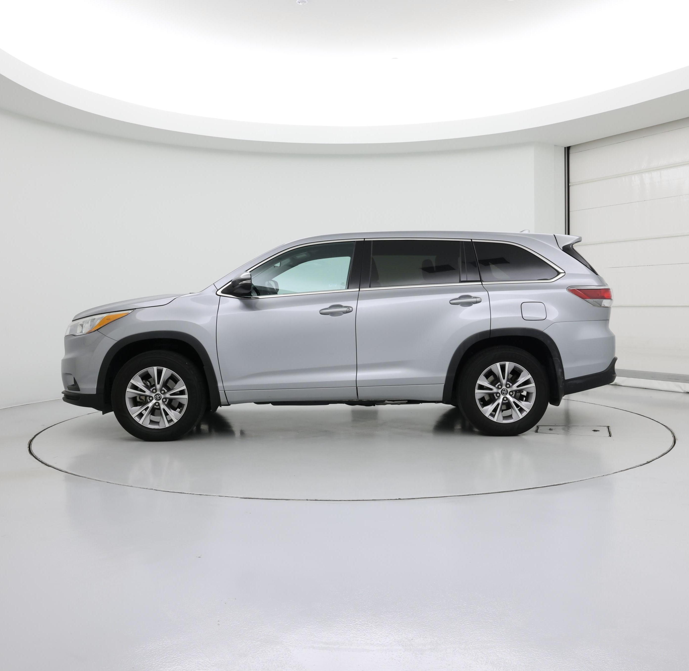 Thumbnail: 2016 Toyota Highlander - 3