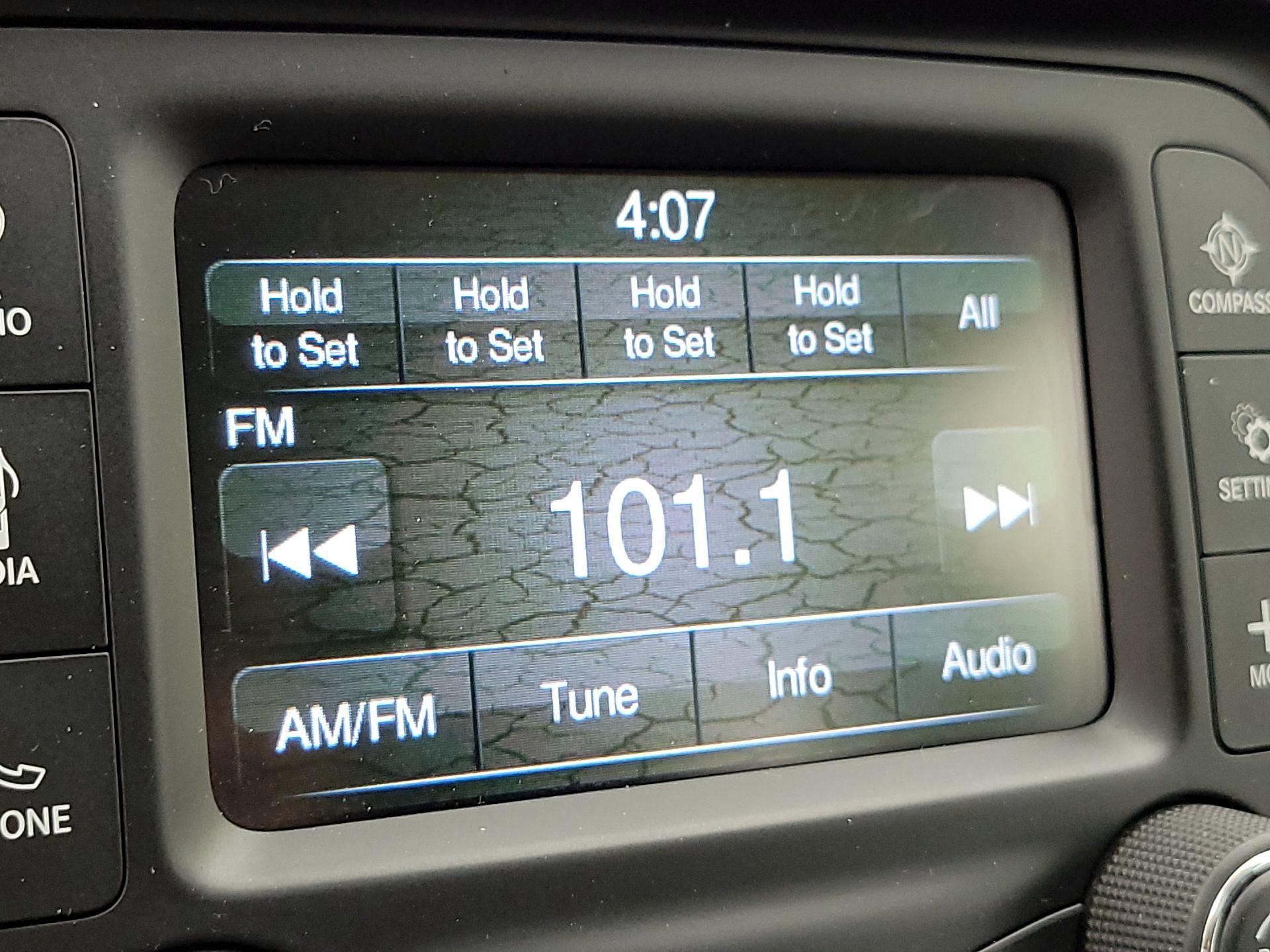 Thumbnail: 2016 Jeep Cherokee - 14