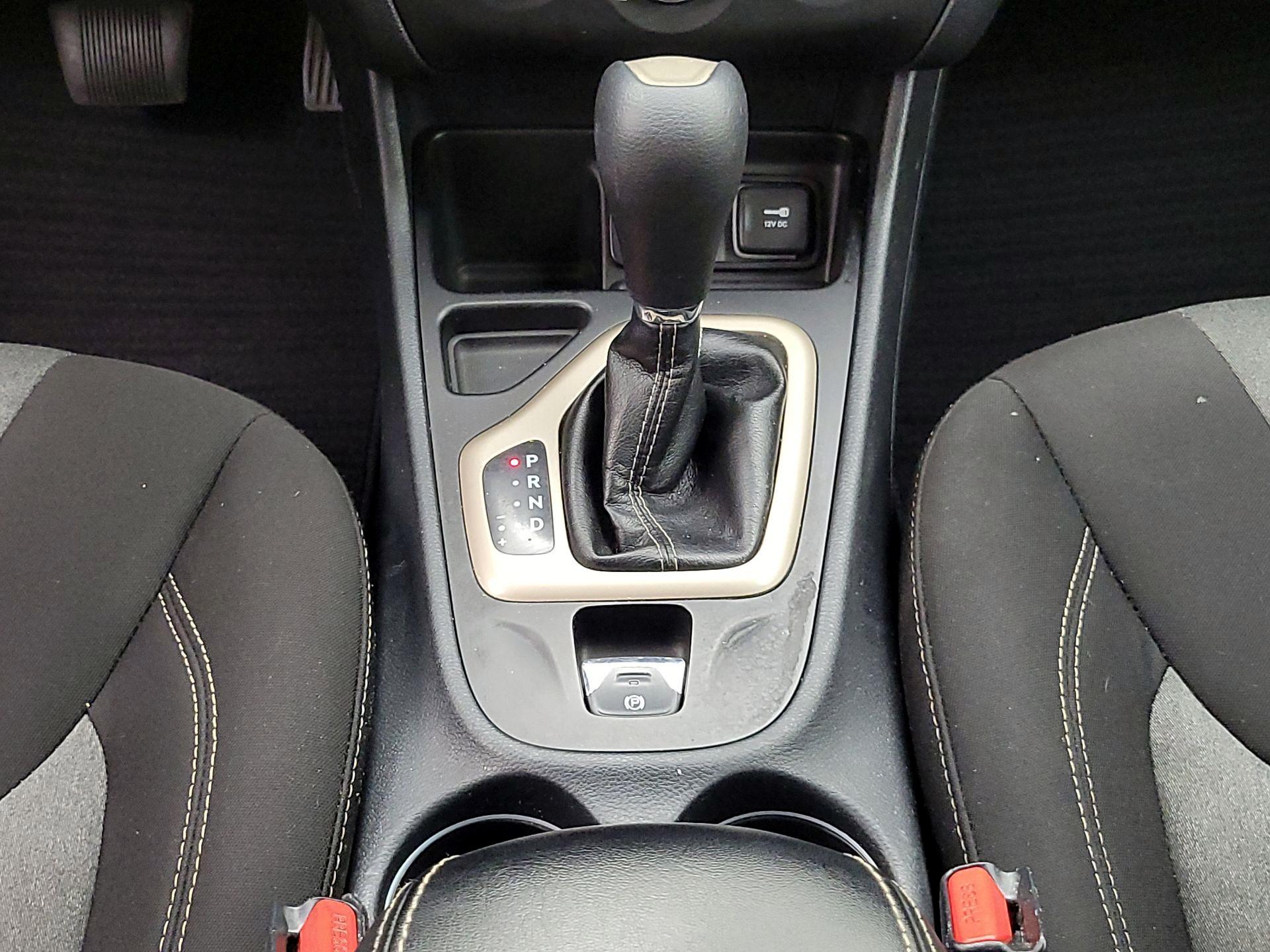 Thumbnail: 2016 Jeep Cherokee - 16