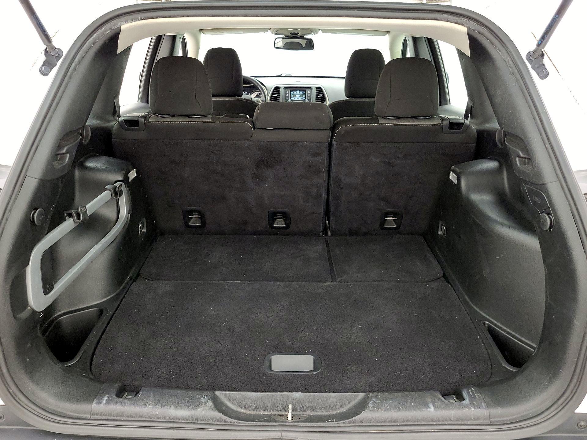 Thumbnail: 2016 Jeep Cherokee - 19