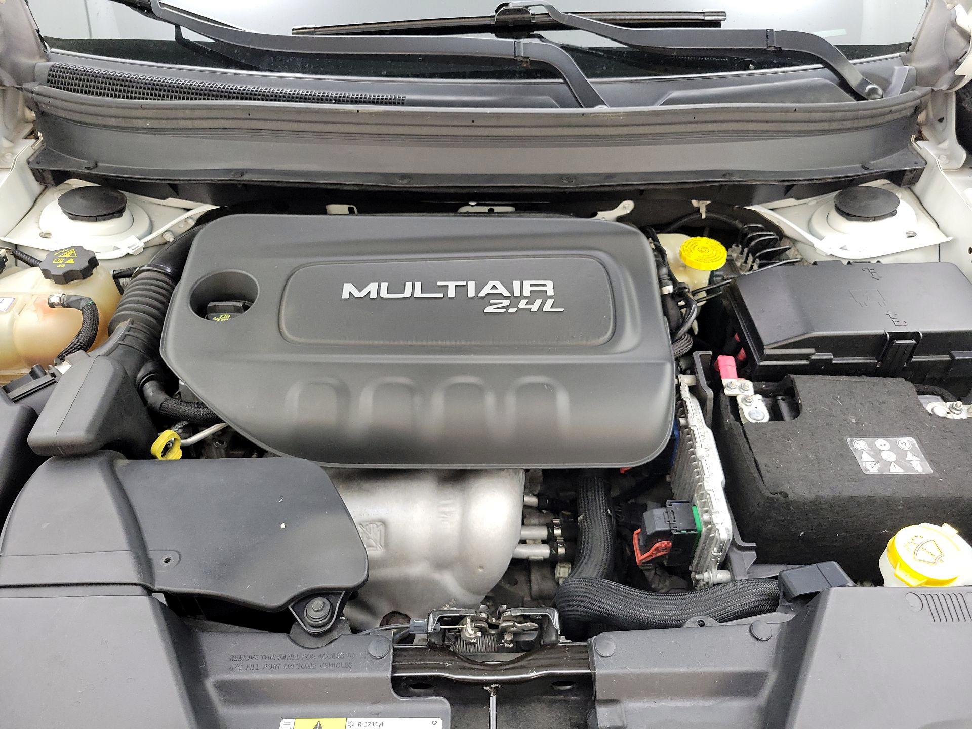 Thumbnail: 2016 Jeep Cherokee - 20