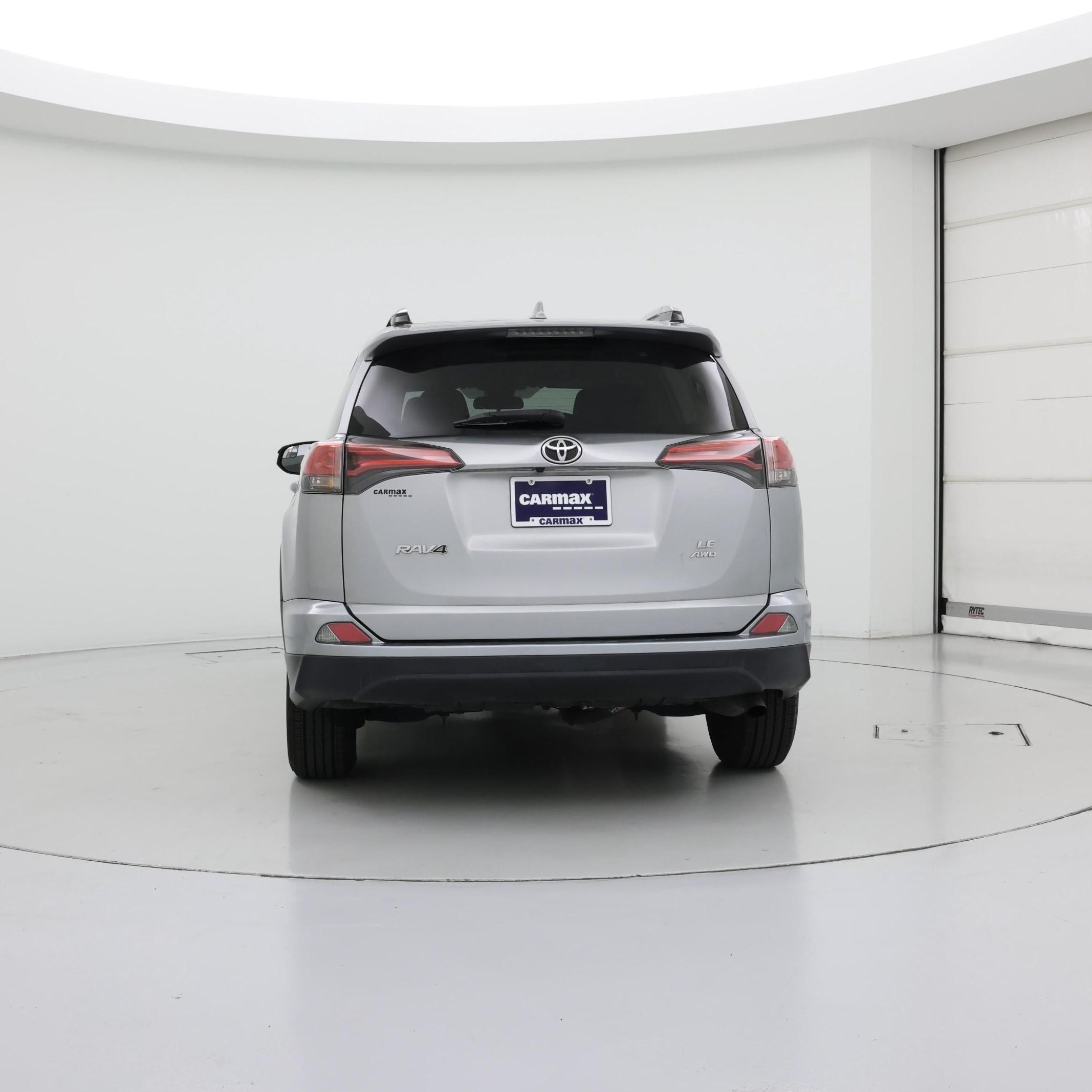 Thumbnail: 2017 Toyota RAV4 - 6