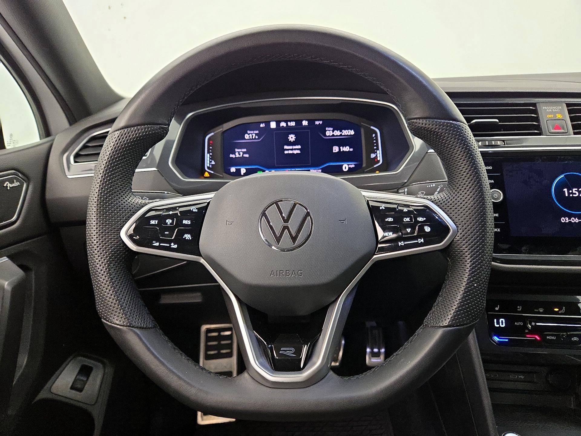 Thumbnail: 2022 Volkswagen Tiguan - 10