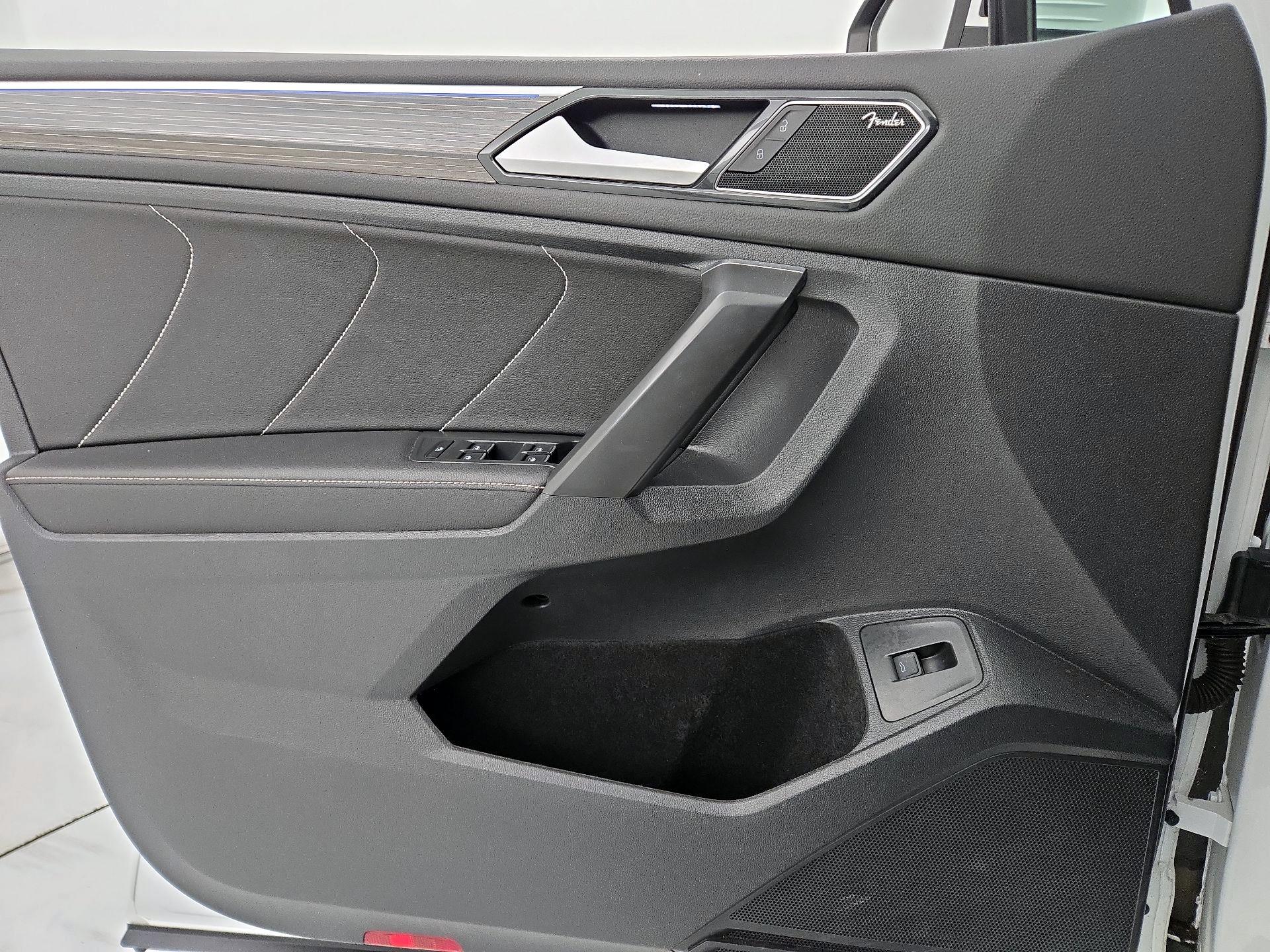 Thumbnail: 2022 Volkswagen Tiguan - 12