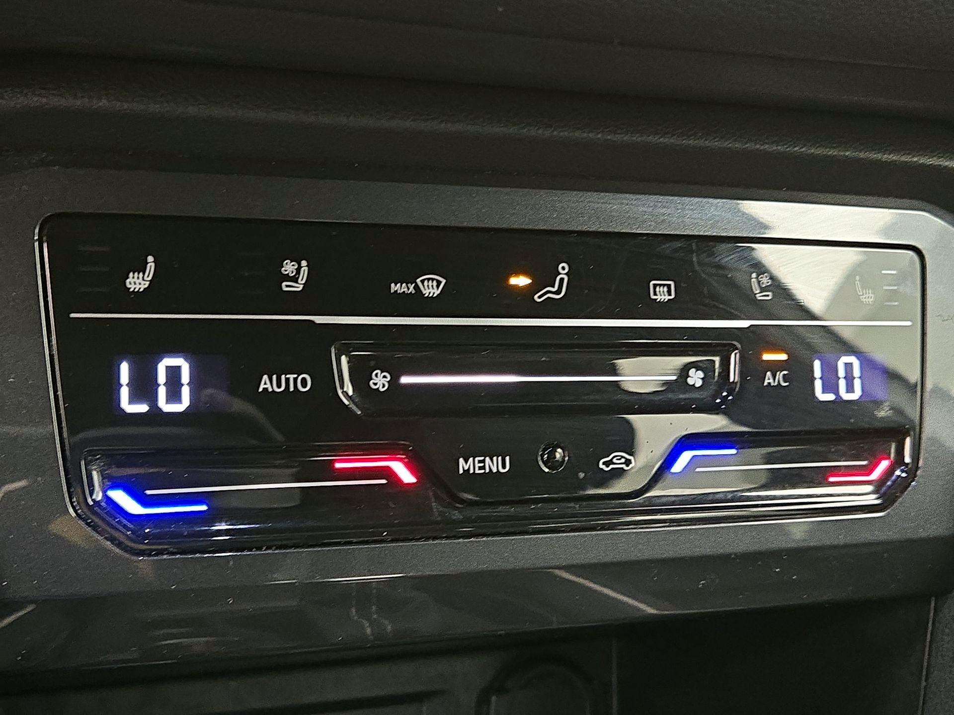 Thumbnail: 2022 Volkswagen Tiguan - 16