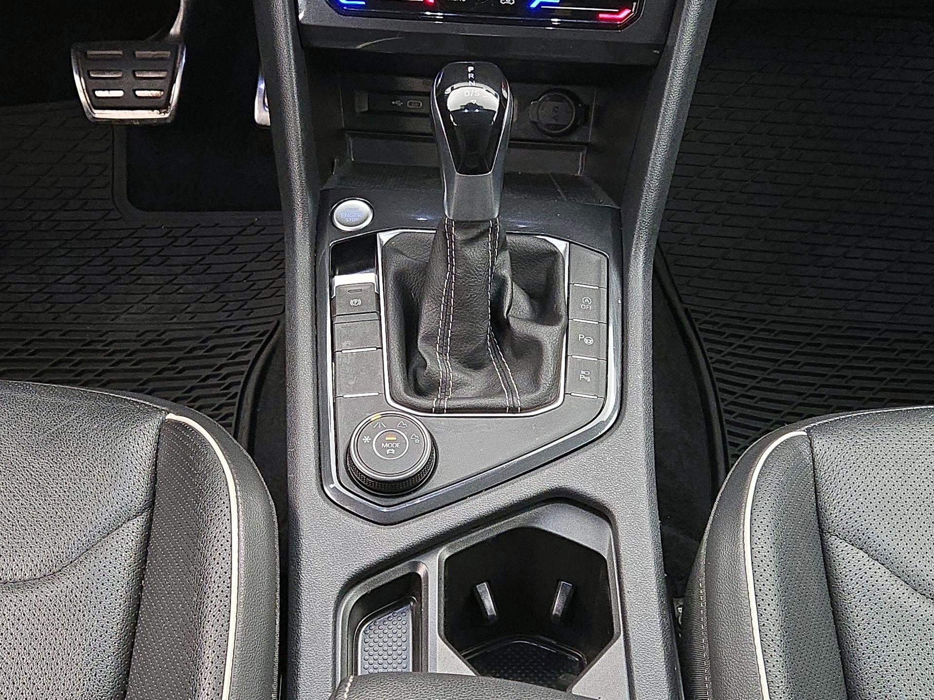 Thumbnail: 2022 Volkswagen Tiguan - 17