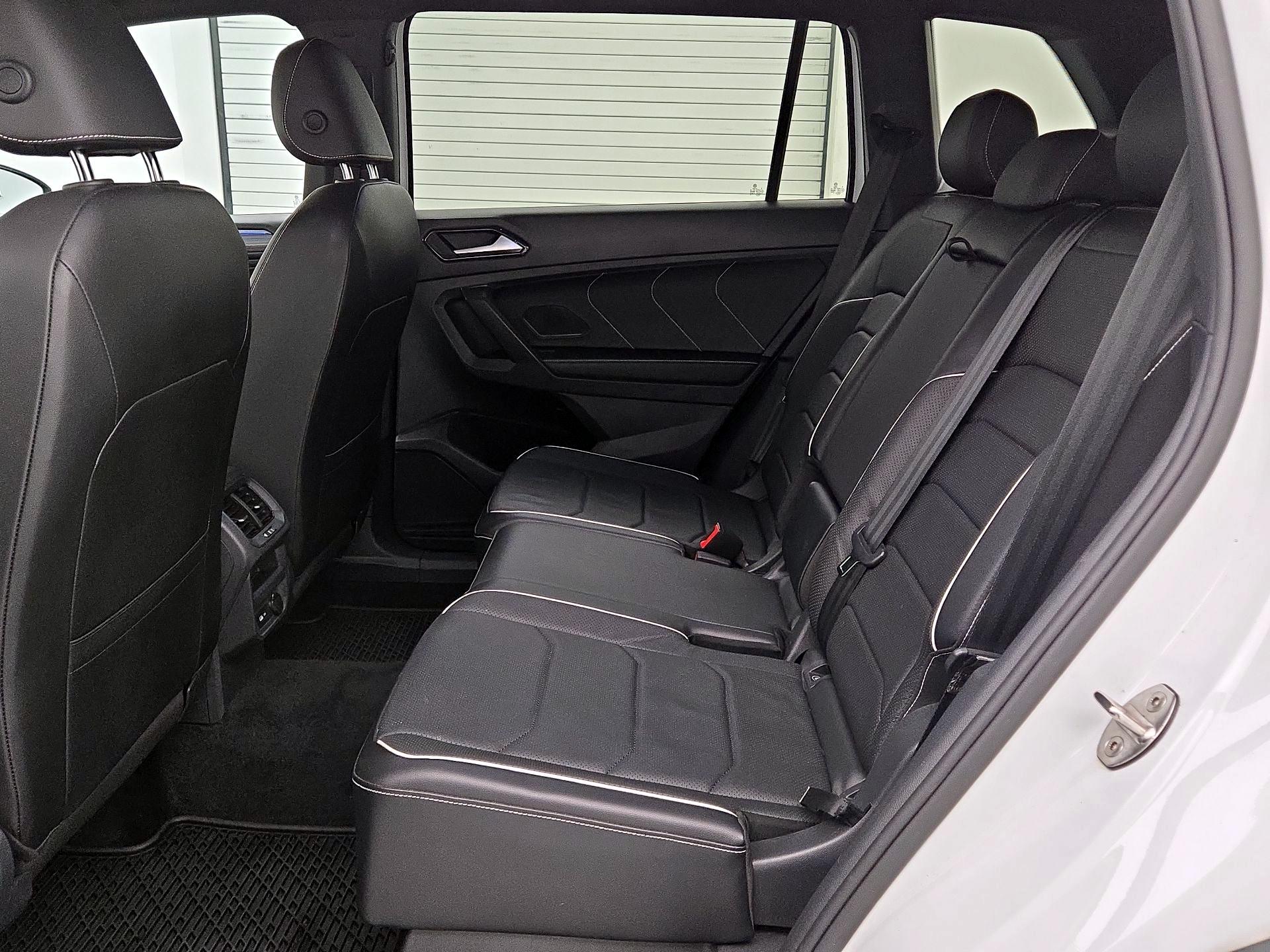 Thumbnail: 2022 Volkswagen Tiguan - 20