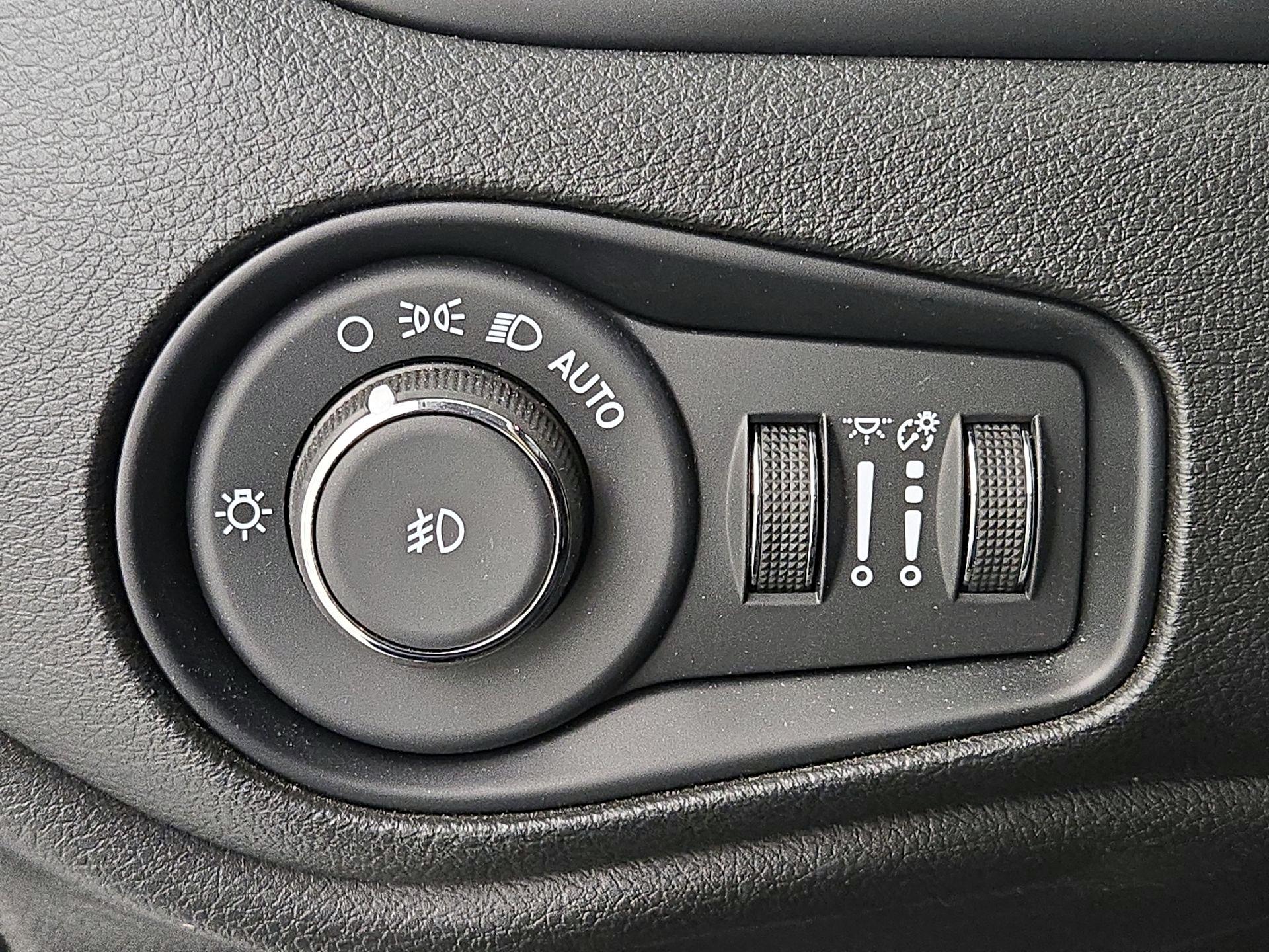 Thumbnail: 2023 Jeep Renegade - 13