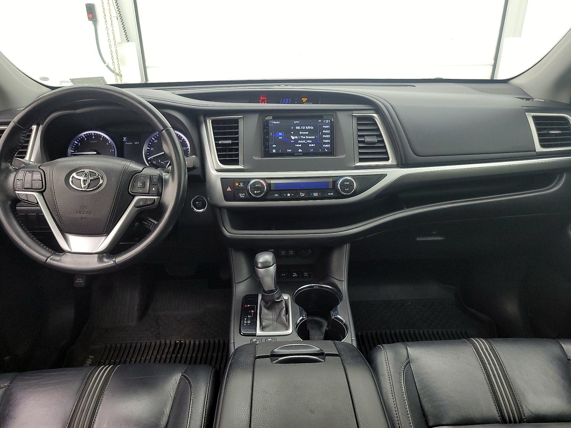 Thumbnail: 2017 Toyota Highlander - 9