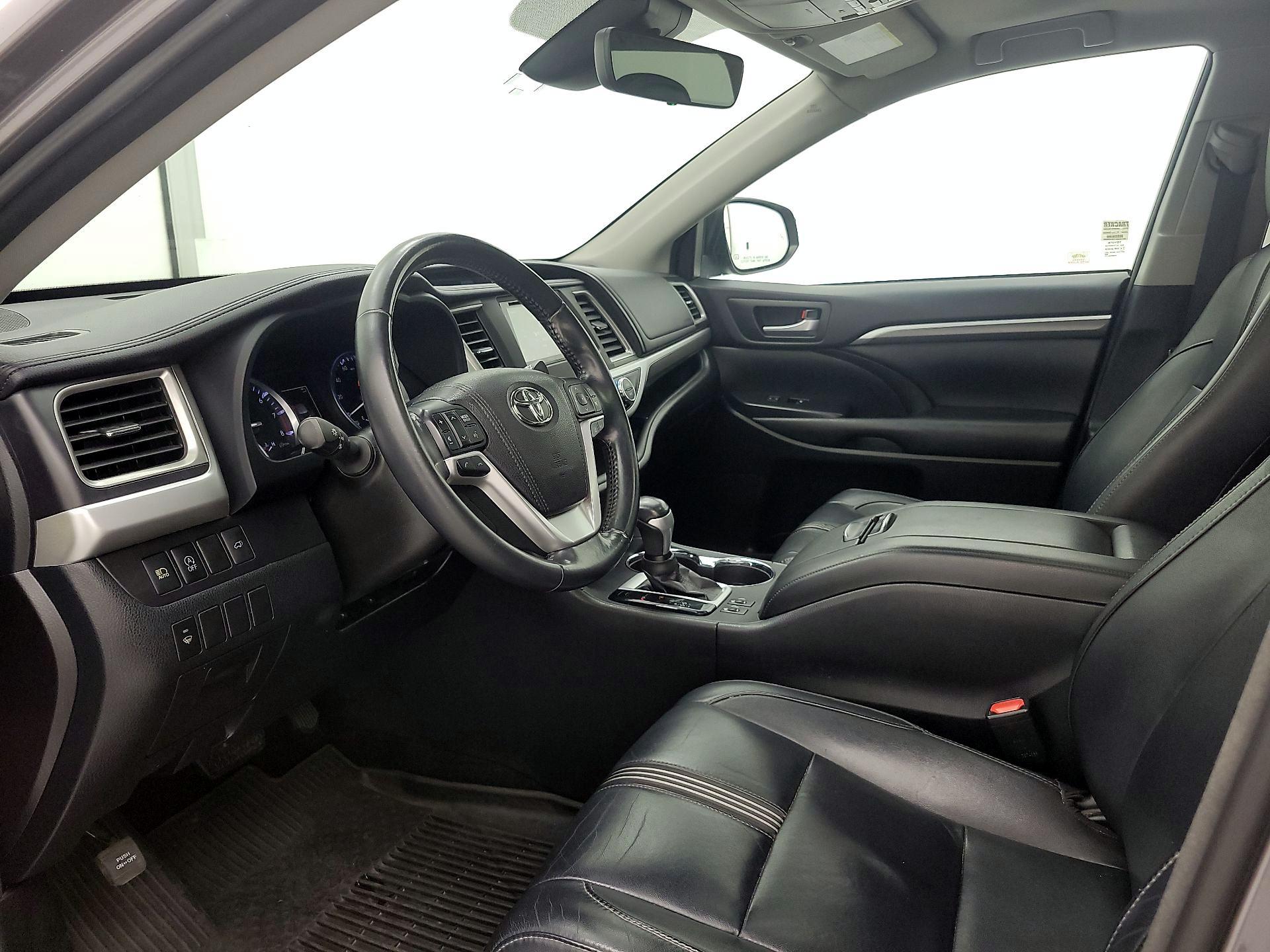 Thumbnail: 2017 Toyota Highlander - 11