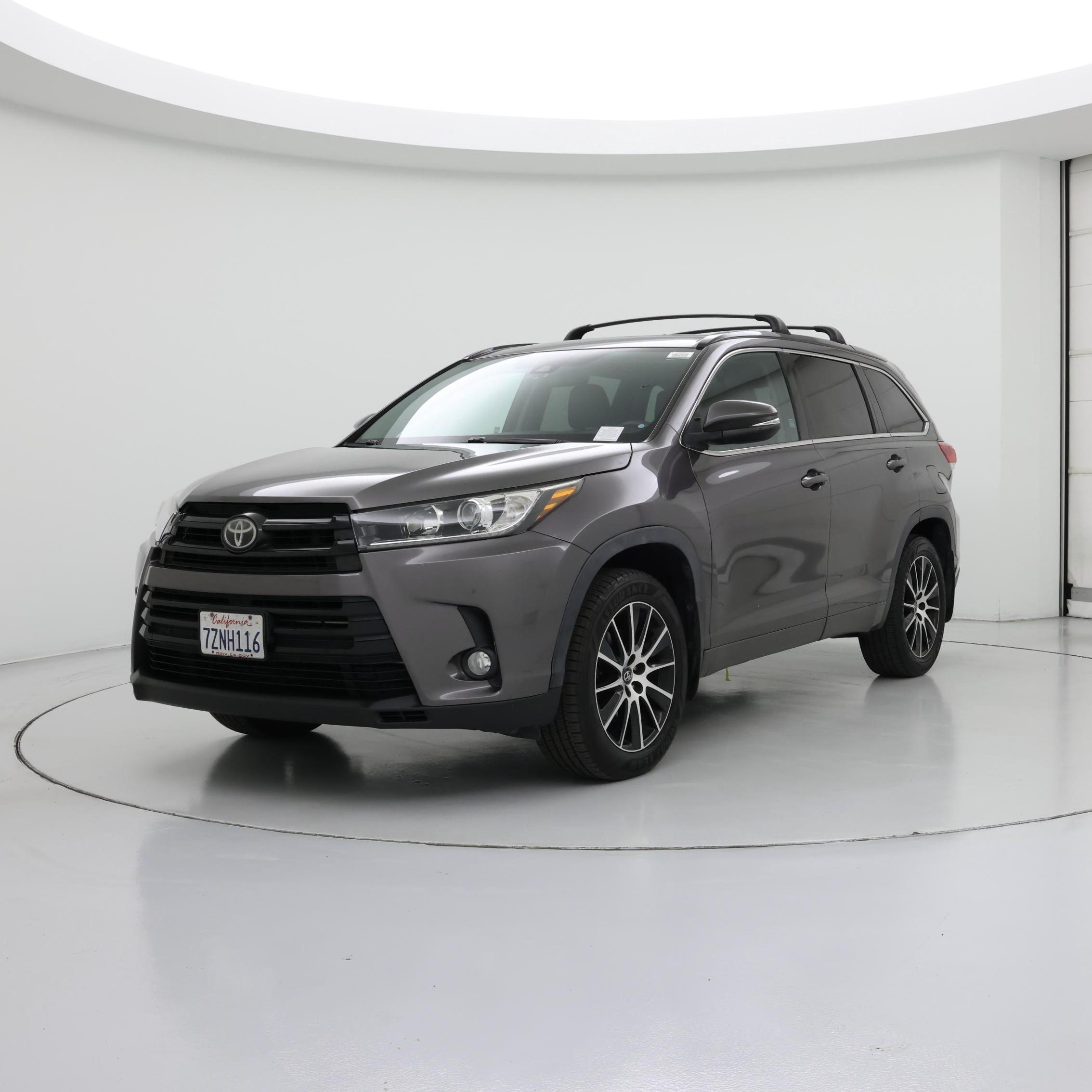 Thumbnail: 2017 Toyota Highlander - 4