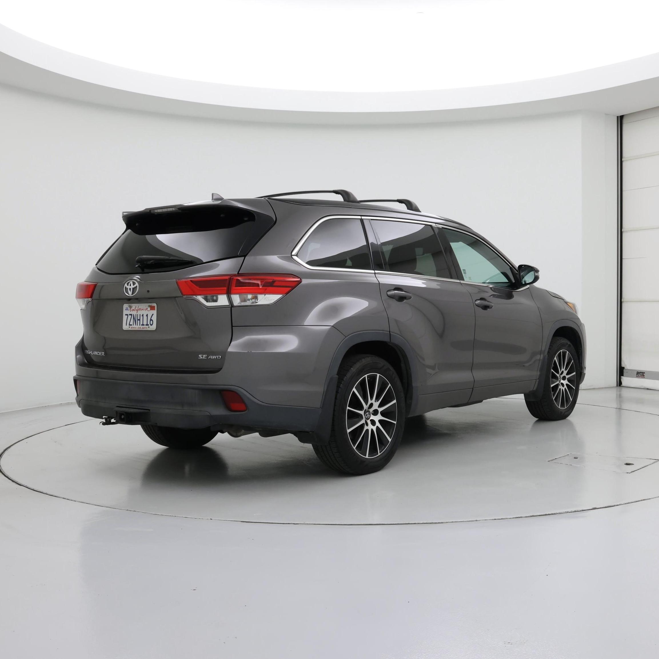 Thumbnail: 2017 Toyota Highlander - 8