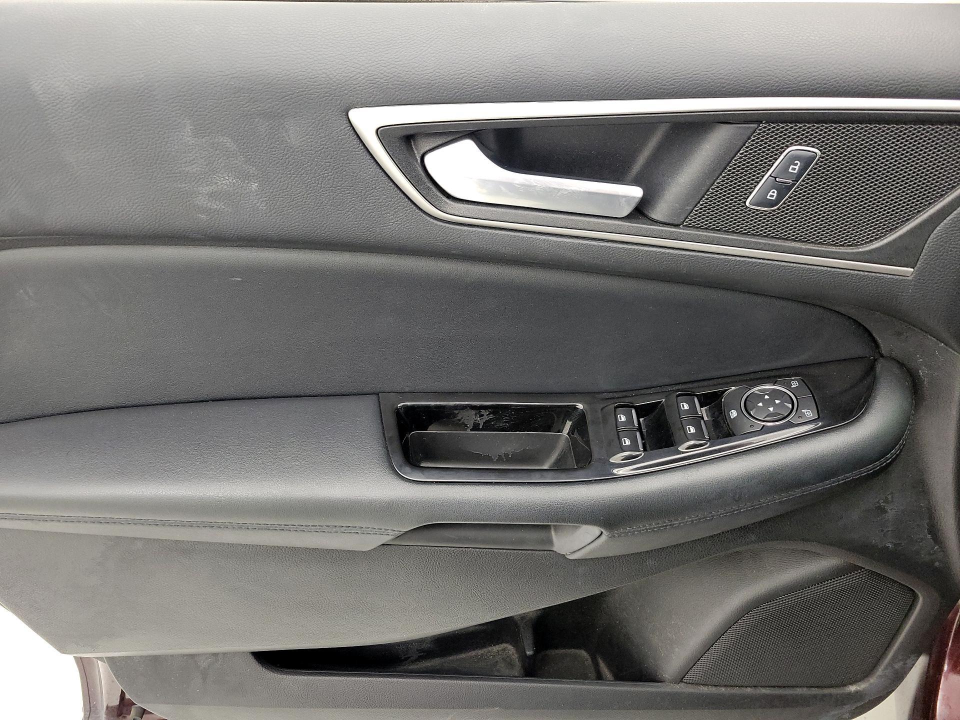 Thumbnail: 2017 Ford Edge - 12