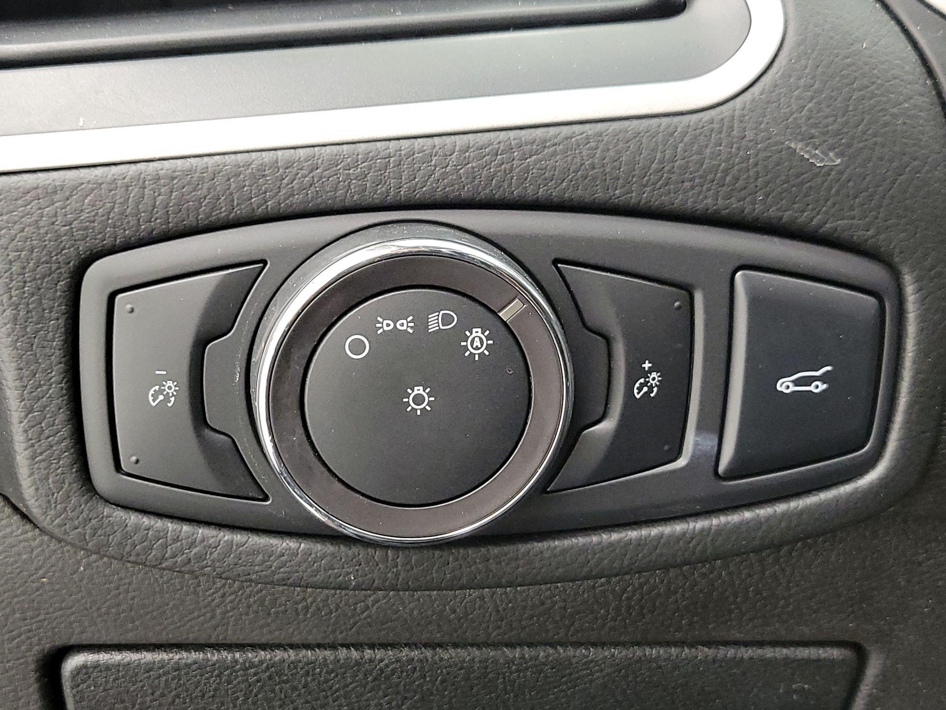 Thumbnail: 2017 Ford Edge - 13