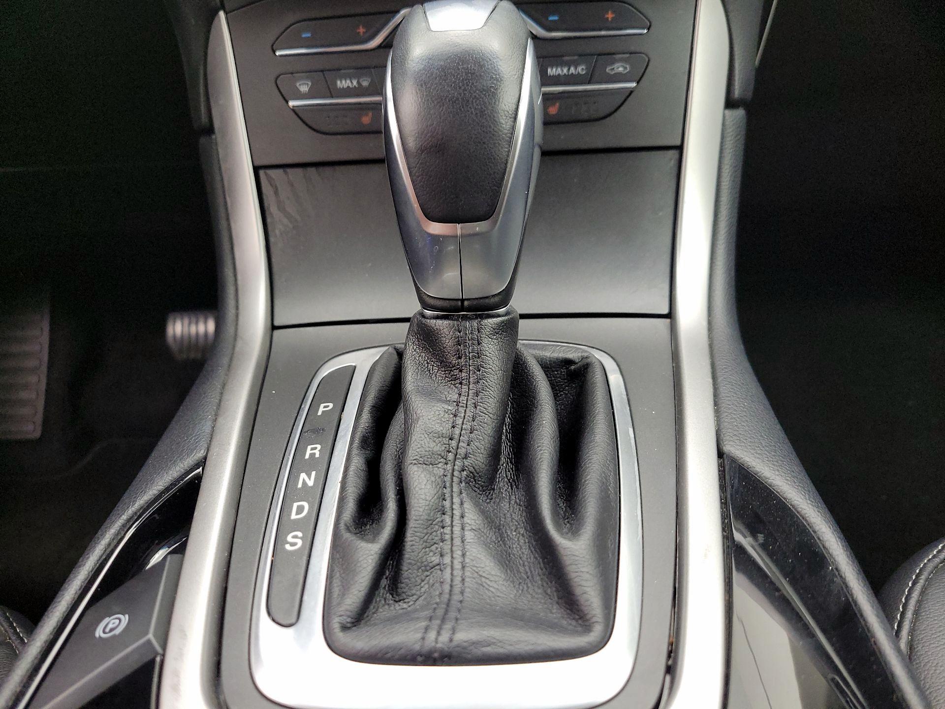 Thumbnail: 2017 Ford Edge - 18