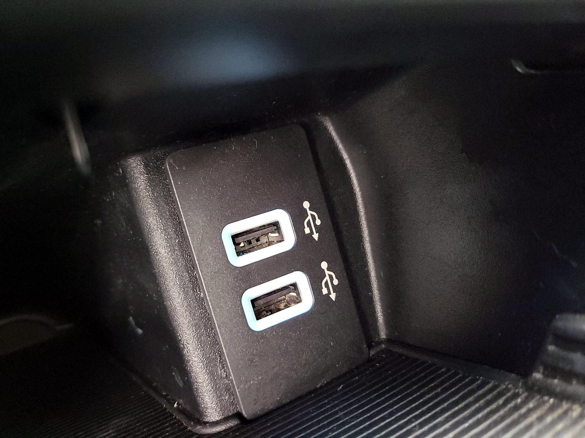 Thumbnail: 2017 Ford Edge - 19