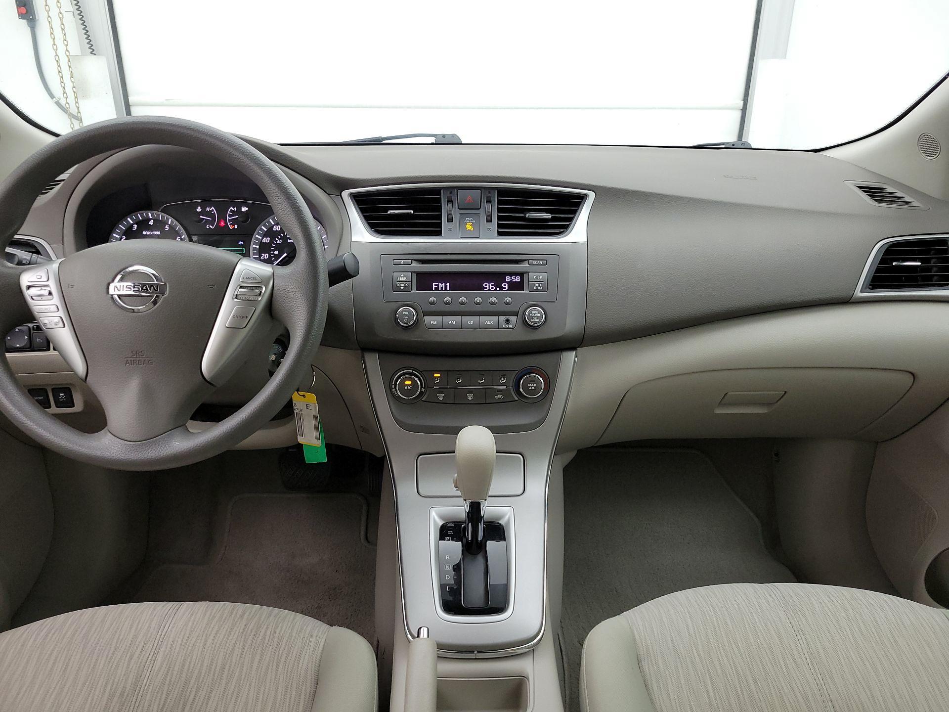 Thumbnail: 2014 Nissan Sentra - 9