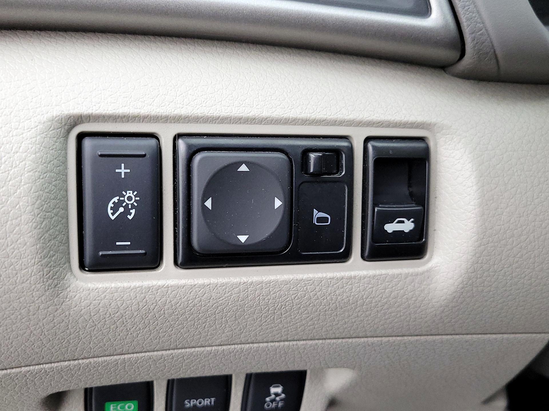 Thumbnail: 2014 Nissan Sentra - 13
