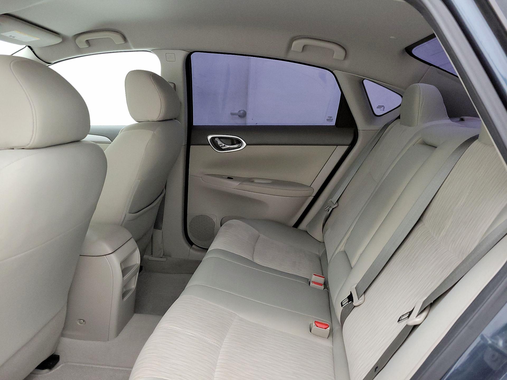 Thumbnail: 2014 Nissan Sentra - 18