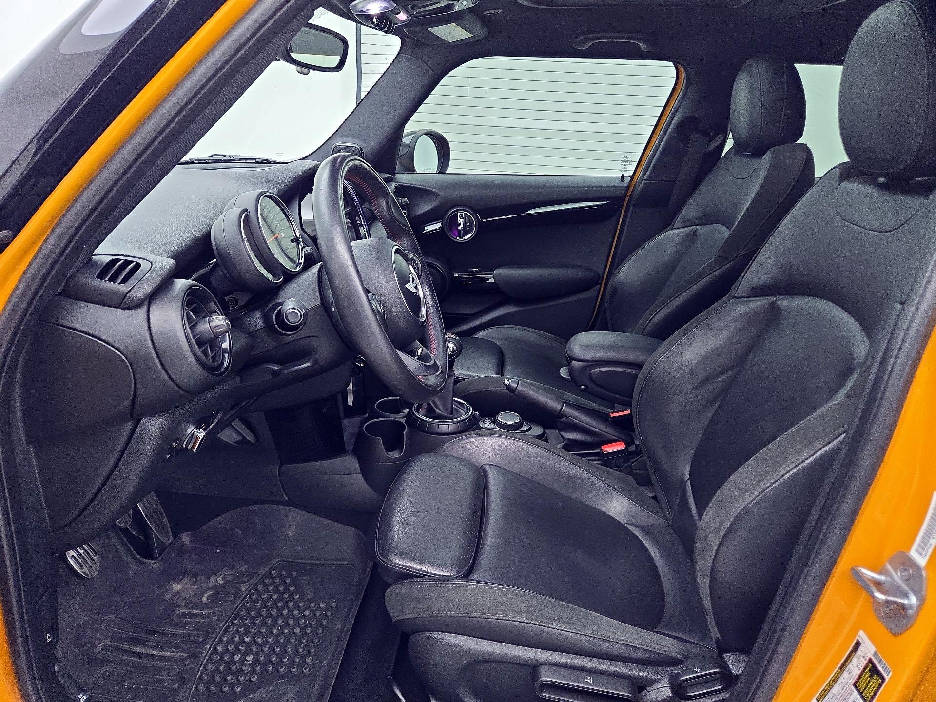 Thumbnail: 2017 MINI Cooper Hardtop - 11