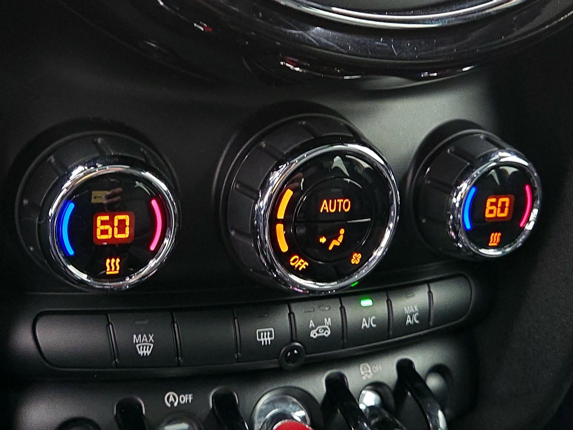 Thumbnail: 2017 MINI Cooper Hardtop - 16