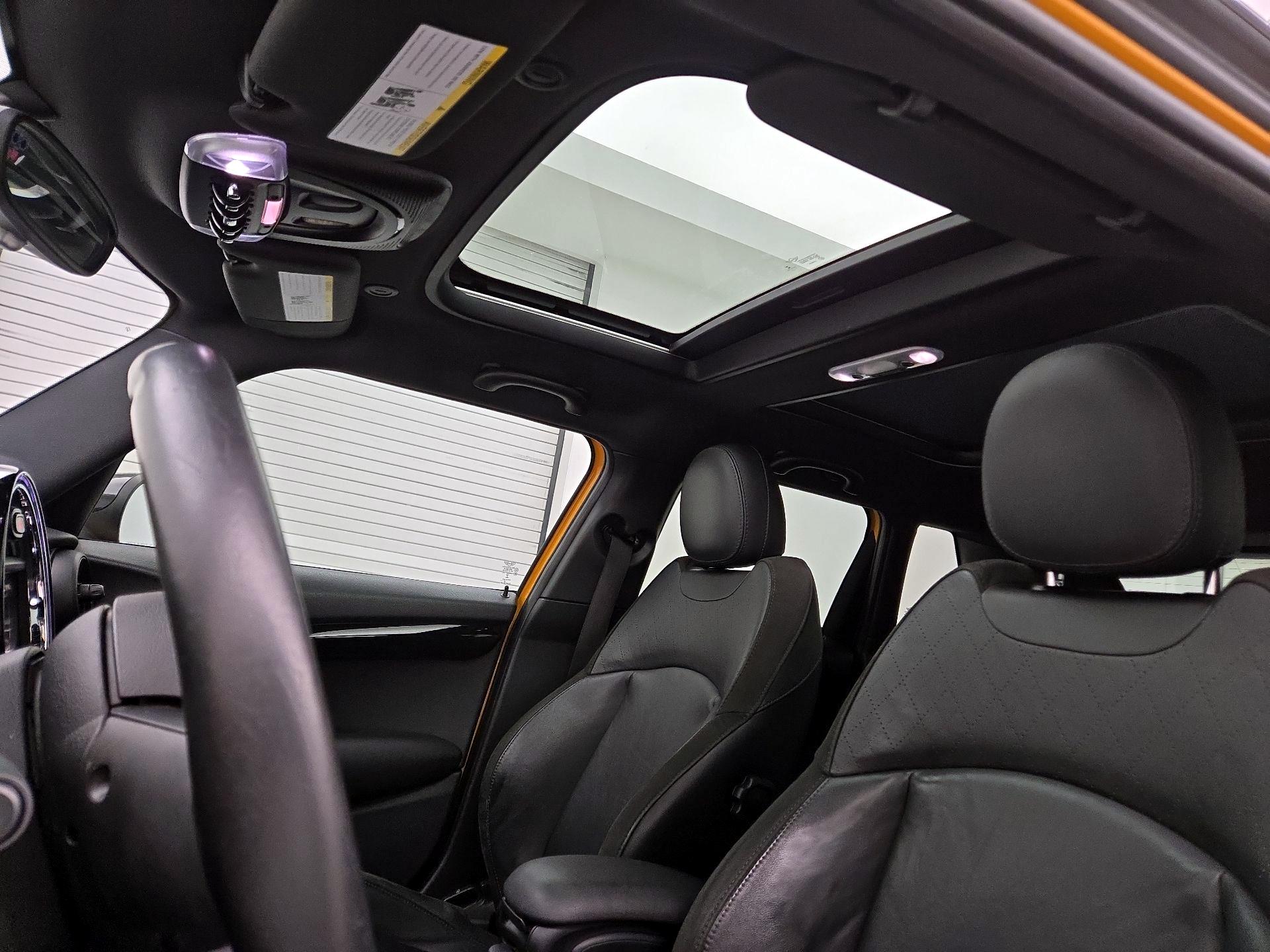 Thumbnail: 2017 MINI Cooper Hardtop - 19