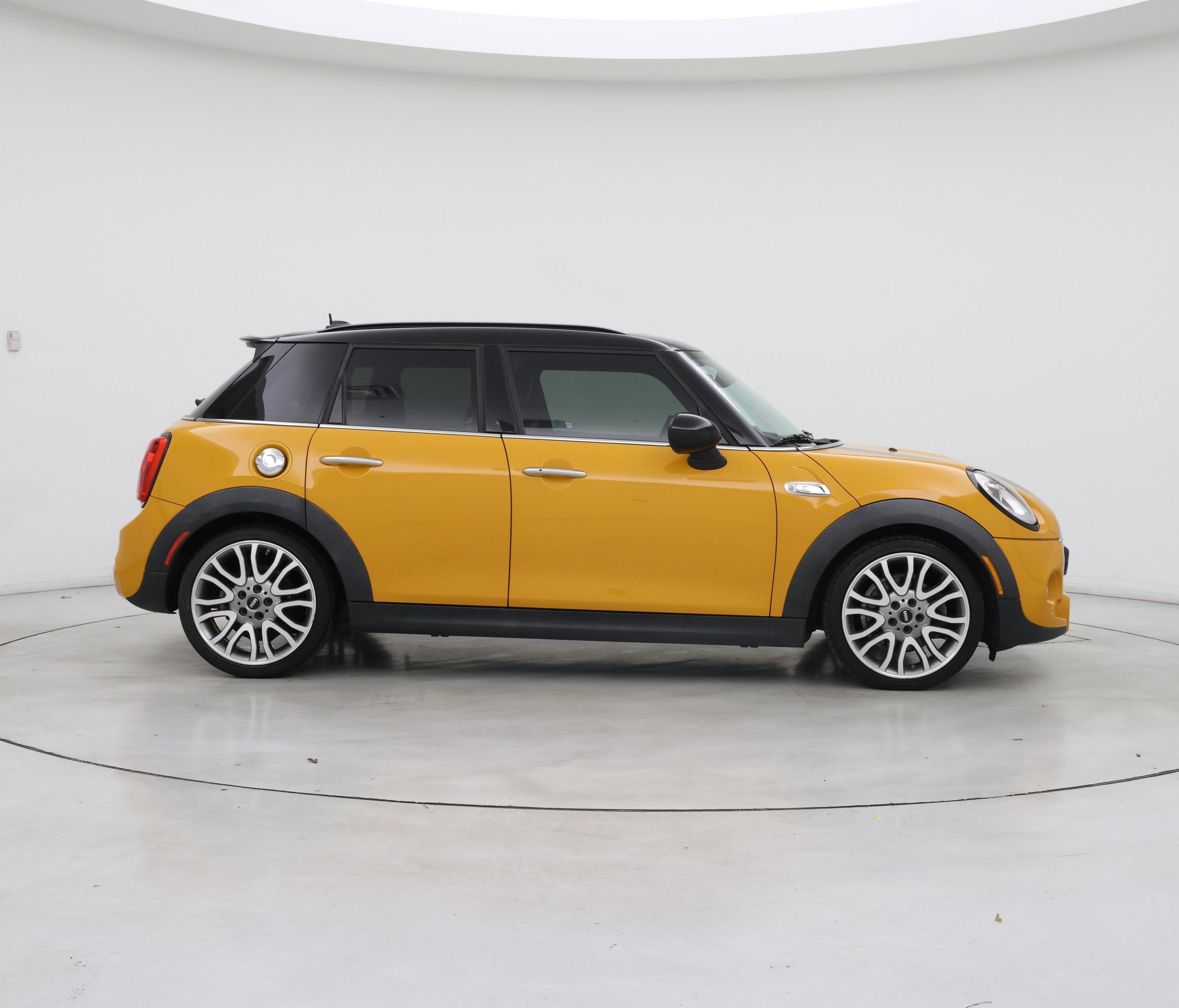 Thumbnail: 2017 MINI Cooper Hardtop - 7
