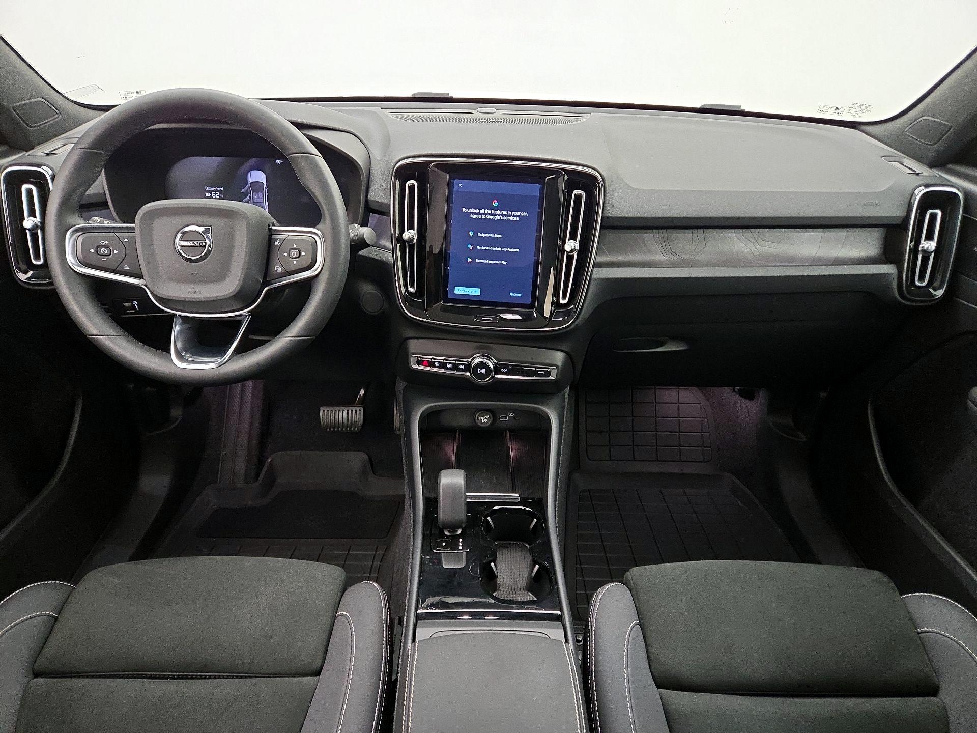 Thumbnail: 2022 Volvo C40 - 9