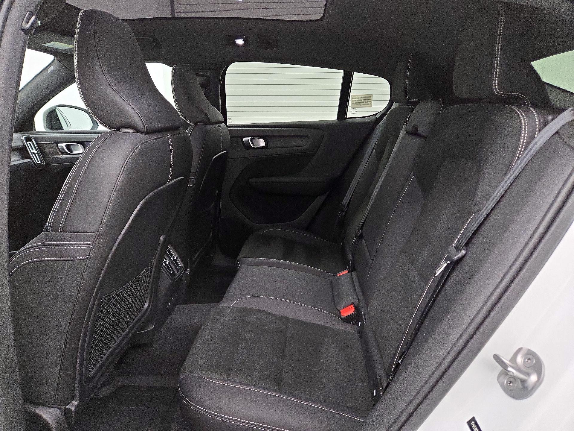 Thumbnail: 2022 Volvo C40 - 19