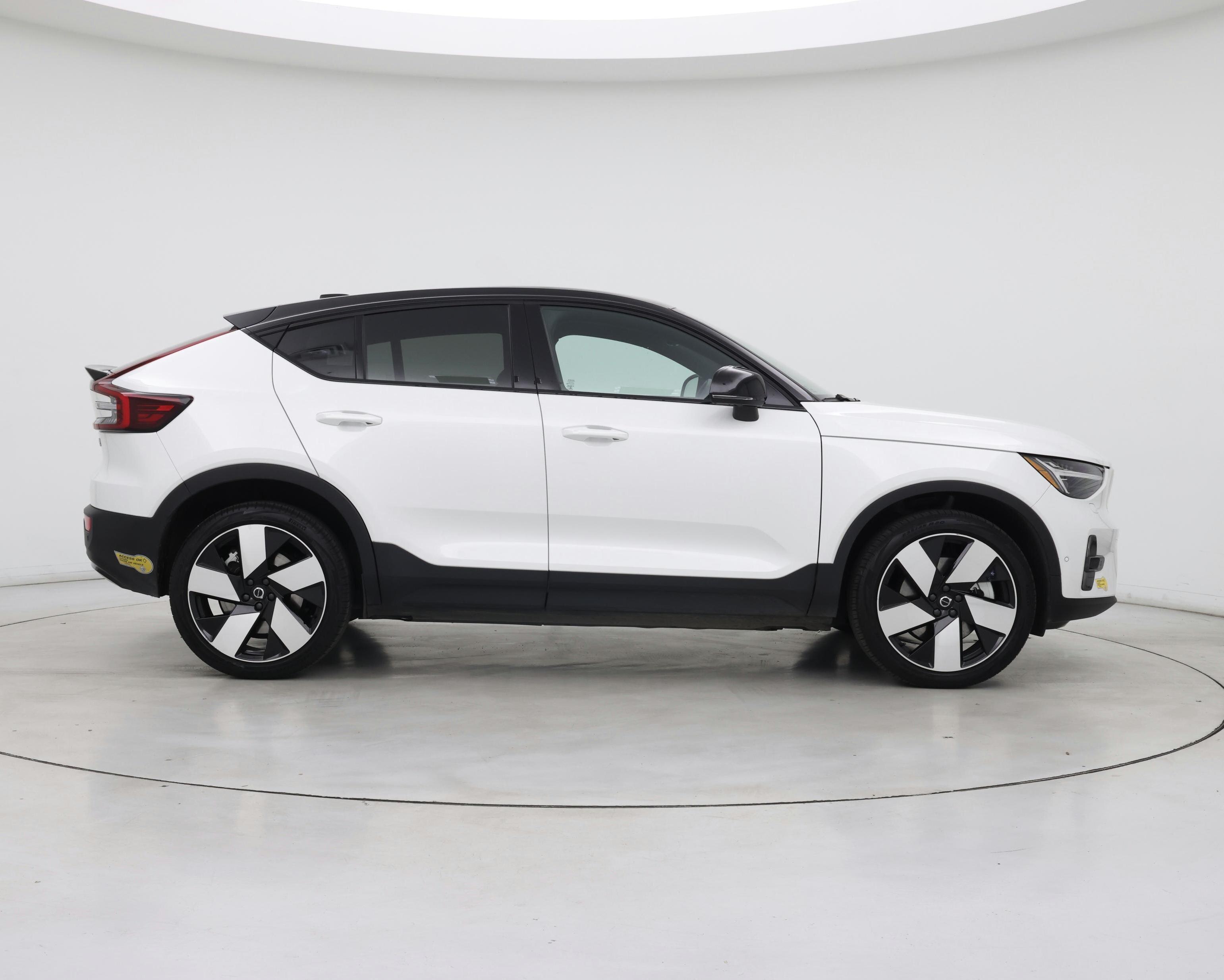 Thumbnail: 2022 Volvo C40 - 7