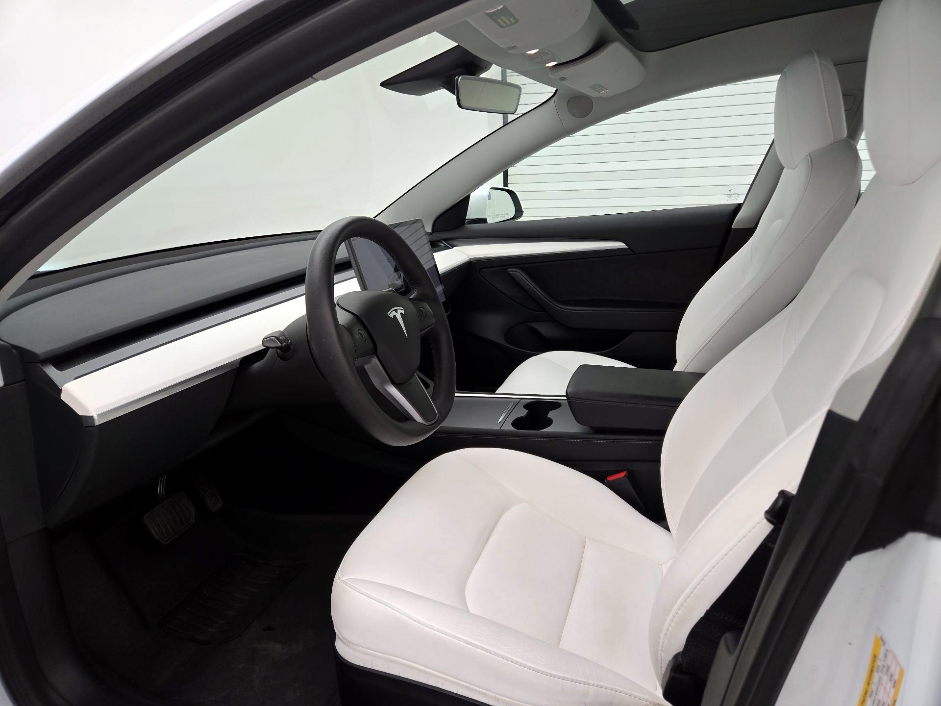 Thumbnail: 2023 Tesla Model 3 - 11