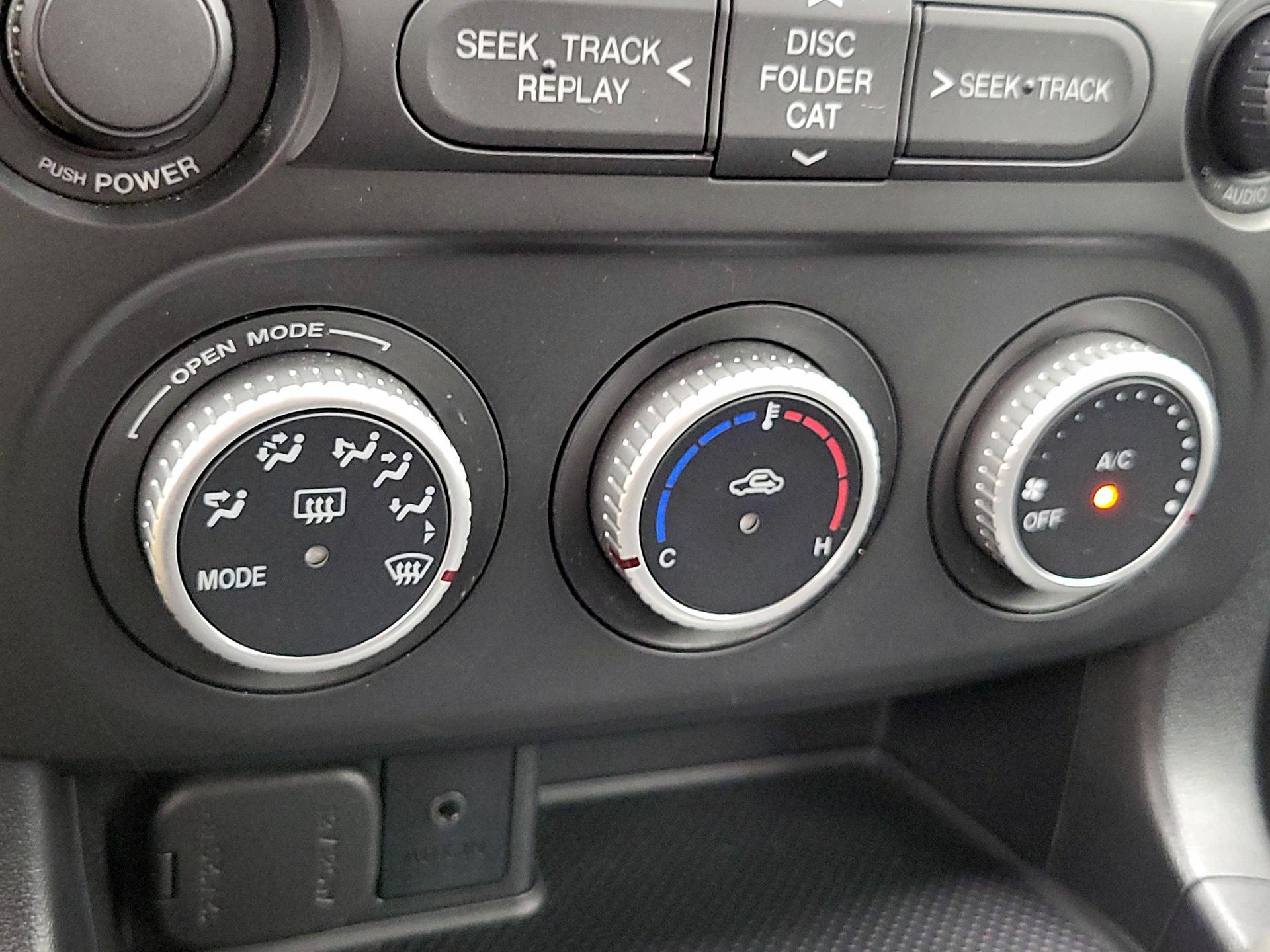 Thumbnail: 2014 Mazda MX-5 Miata - 15