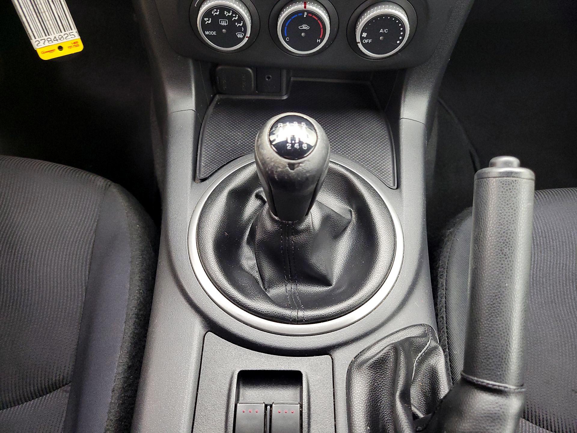 Thumbnail: 2014 Mazda MX-5 Miata - 16