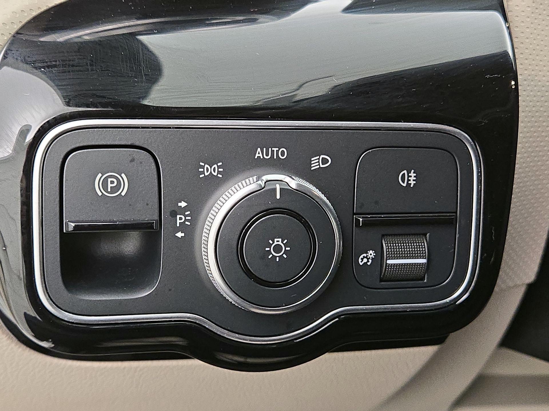 Thumbnail: 2022 Mercedes-Benz A-Class - 13