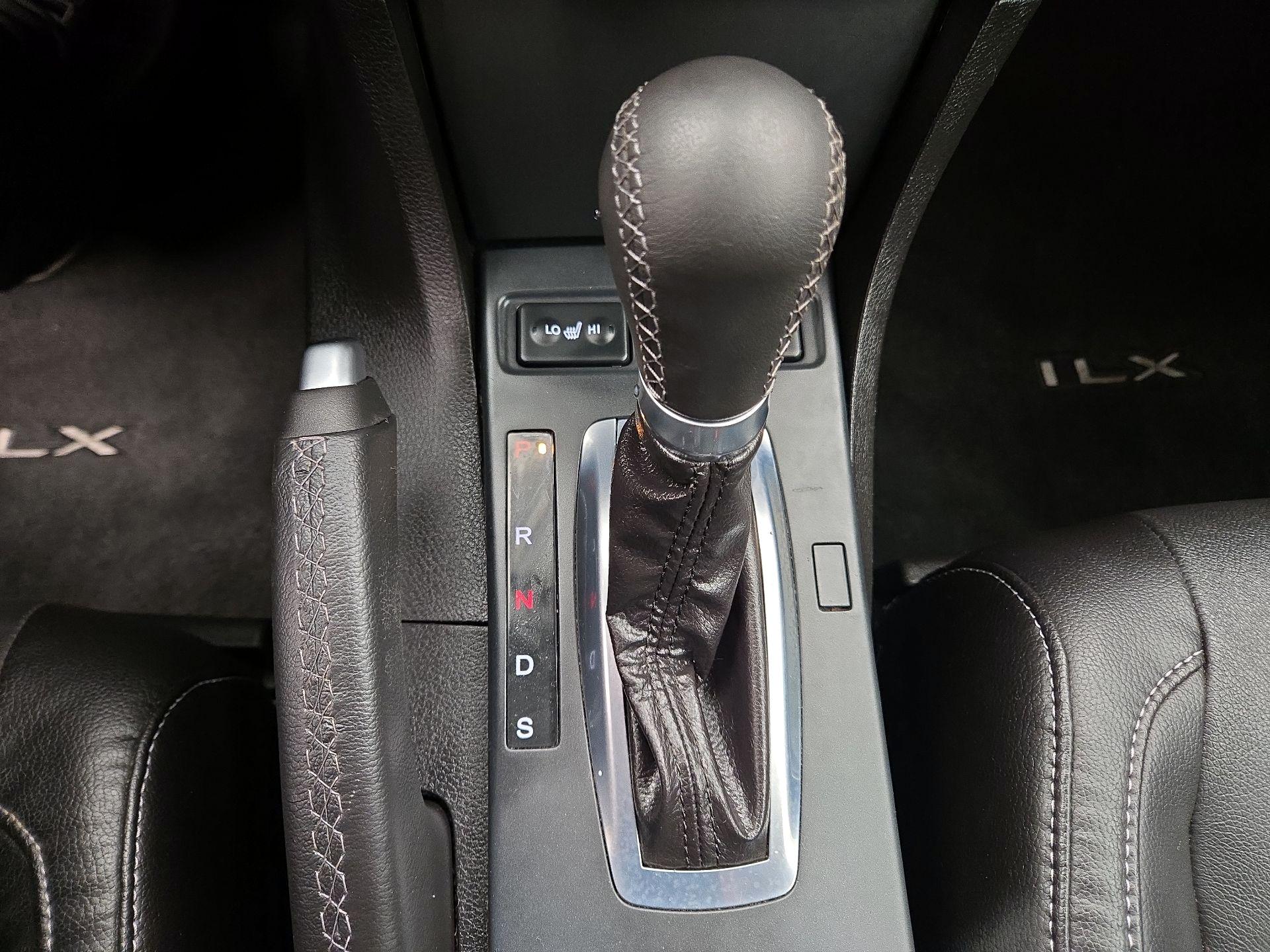 Thumbnail: 2022 Acura ILX - 17