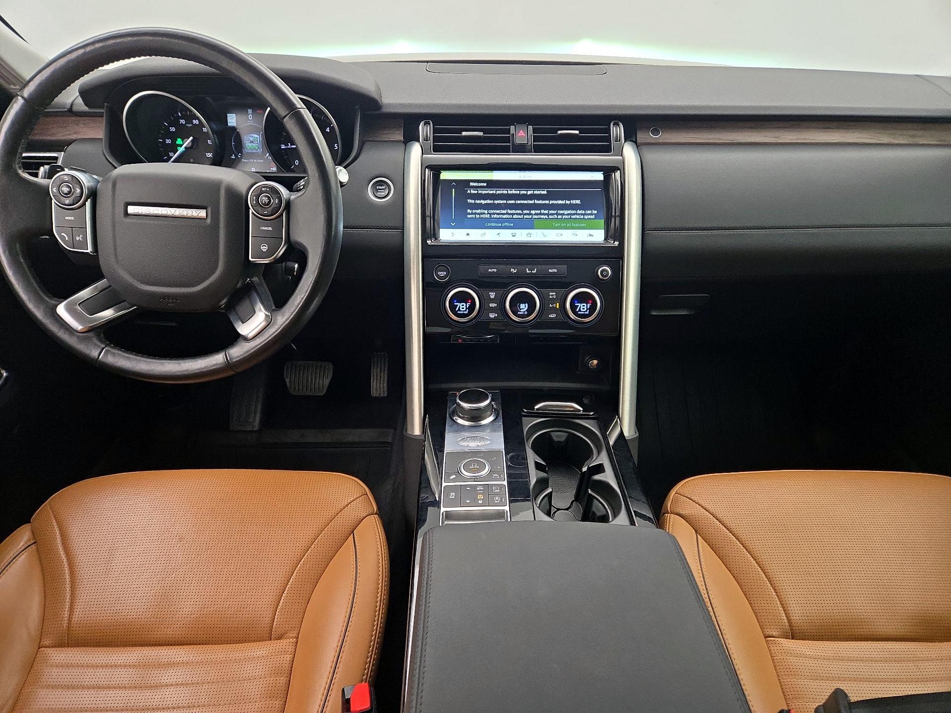 Thumbnail: 2017 Land Rover Discovery - 9