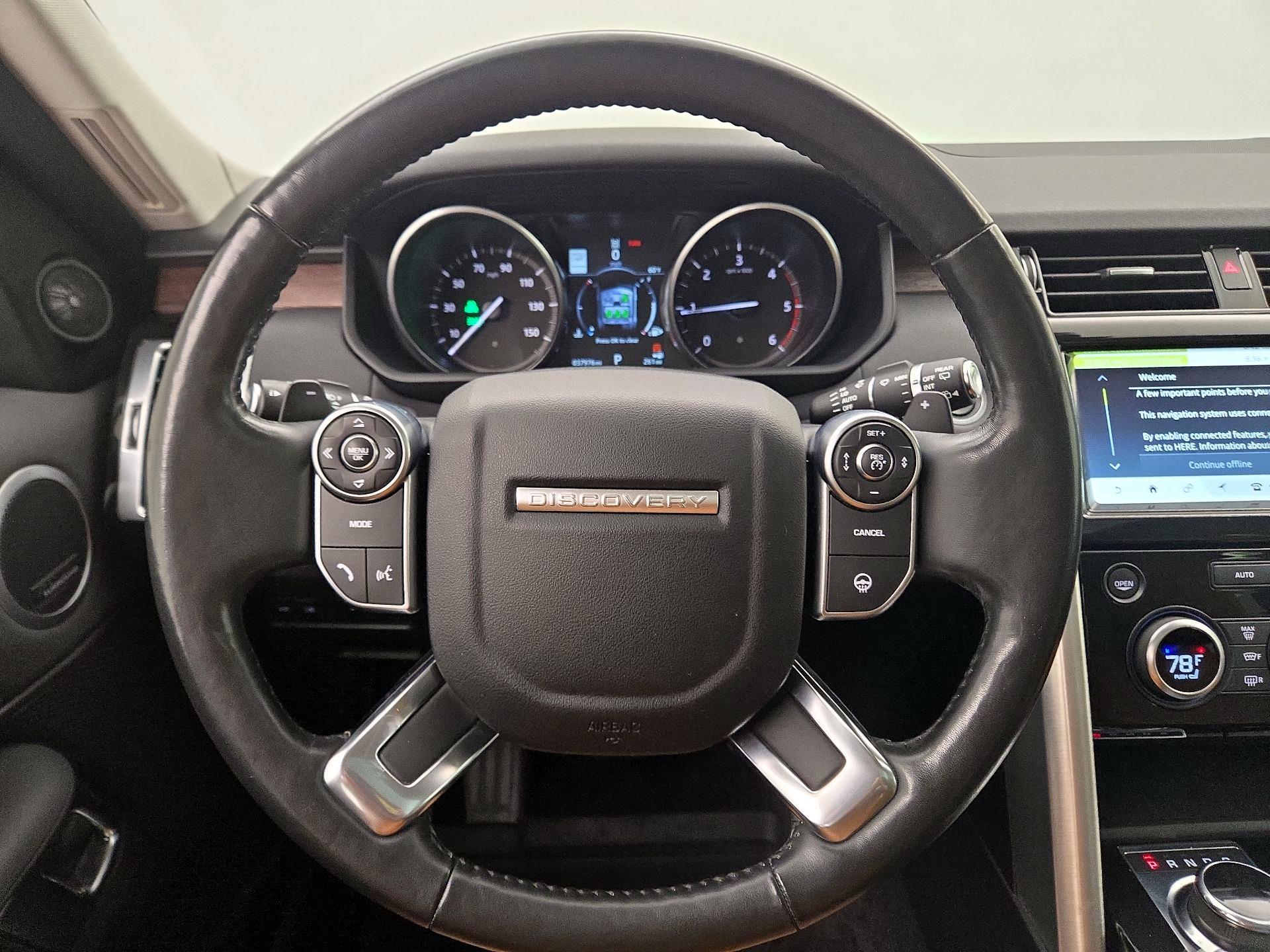 Thumbnail: 2017 Land Rover Discovery - 10