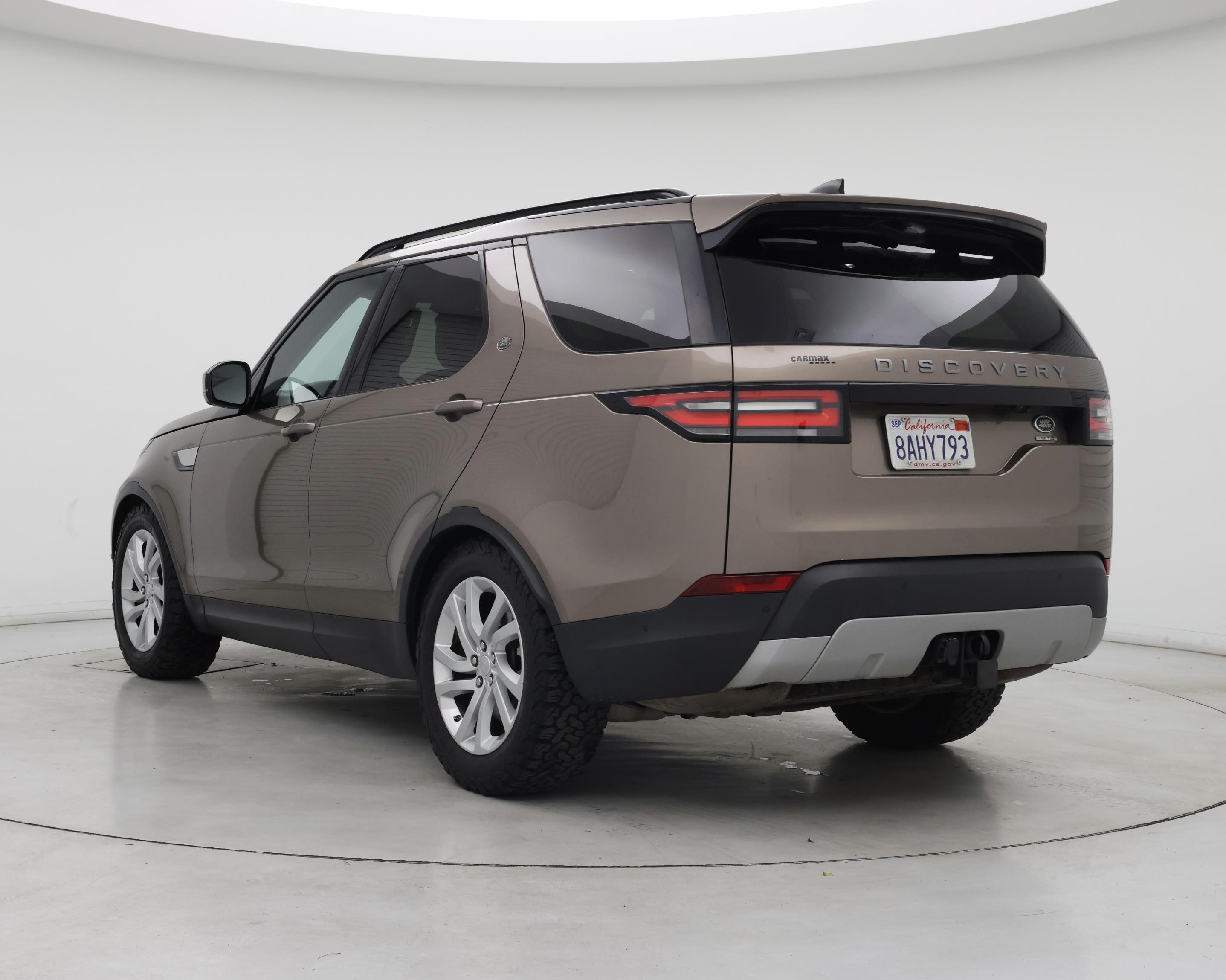 Thumbnail: 2017 Land Rover Discovery - 2