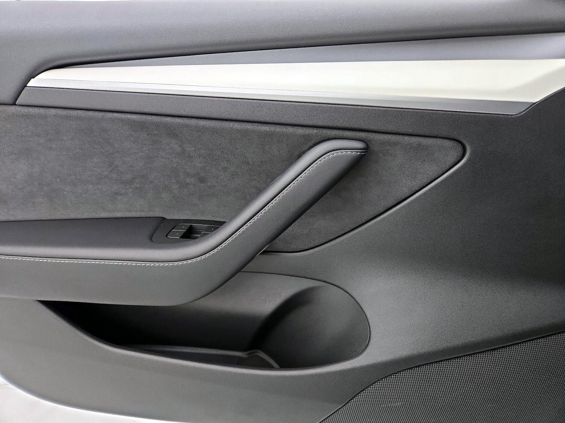 Thumbnail: 2022 Tesla Model 3 - 12