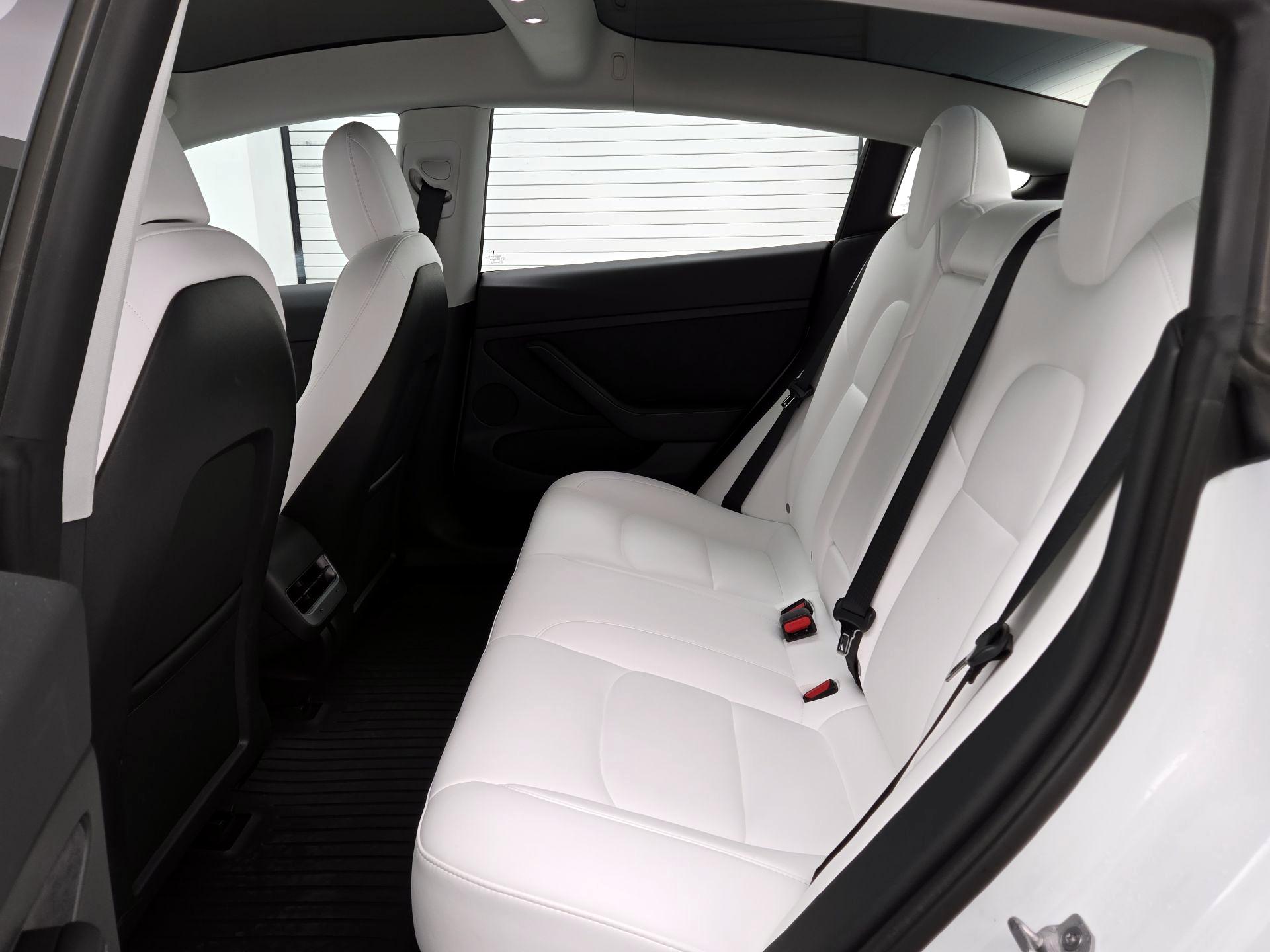 Thumbnail: 2022 Tesla Model 3 - 17