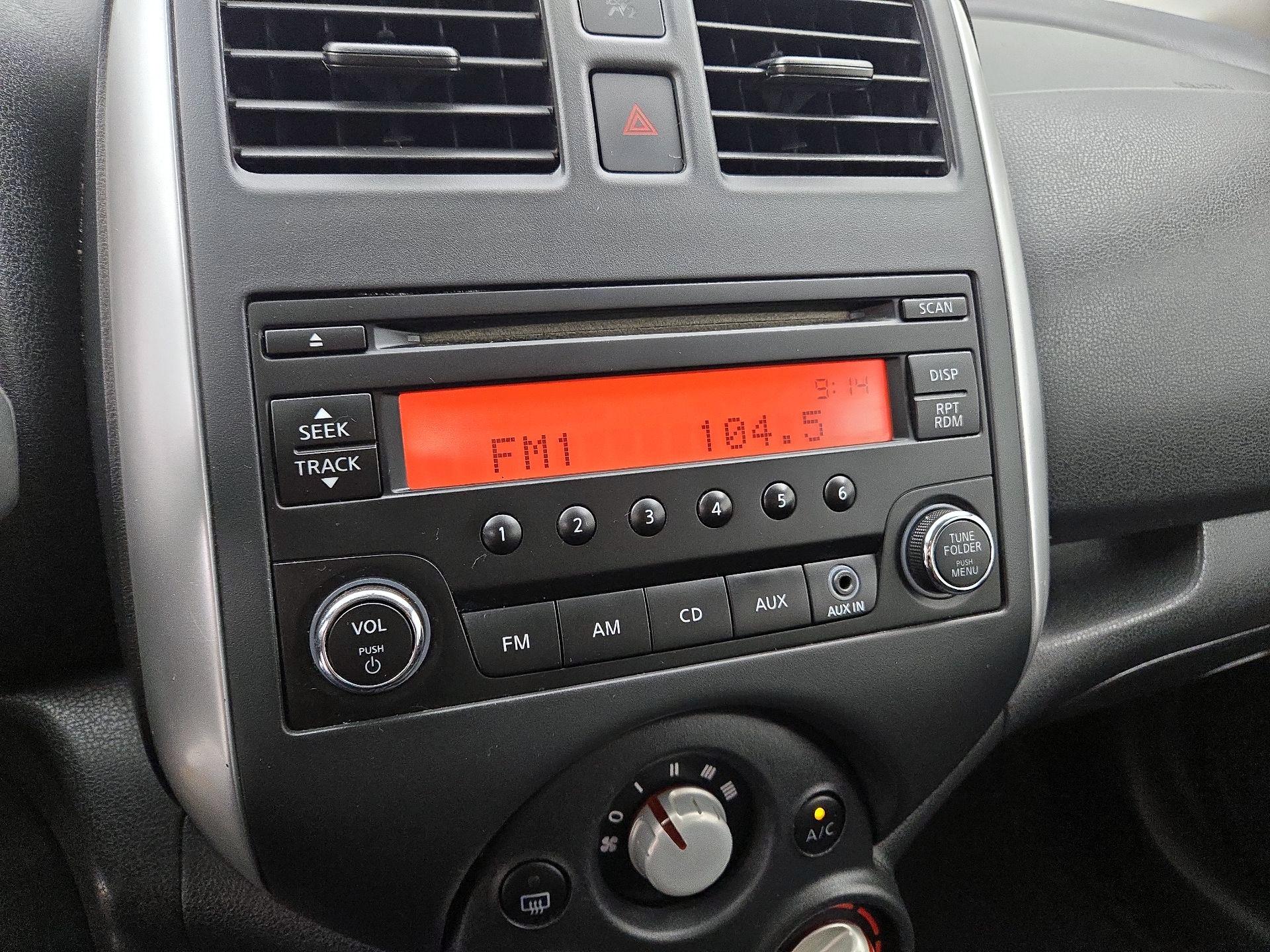 Thumbnail: 2014 Nissan Versa Note - 14