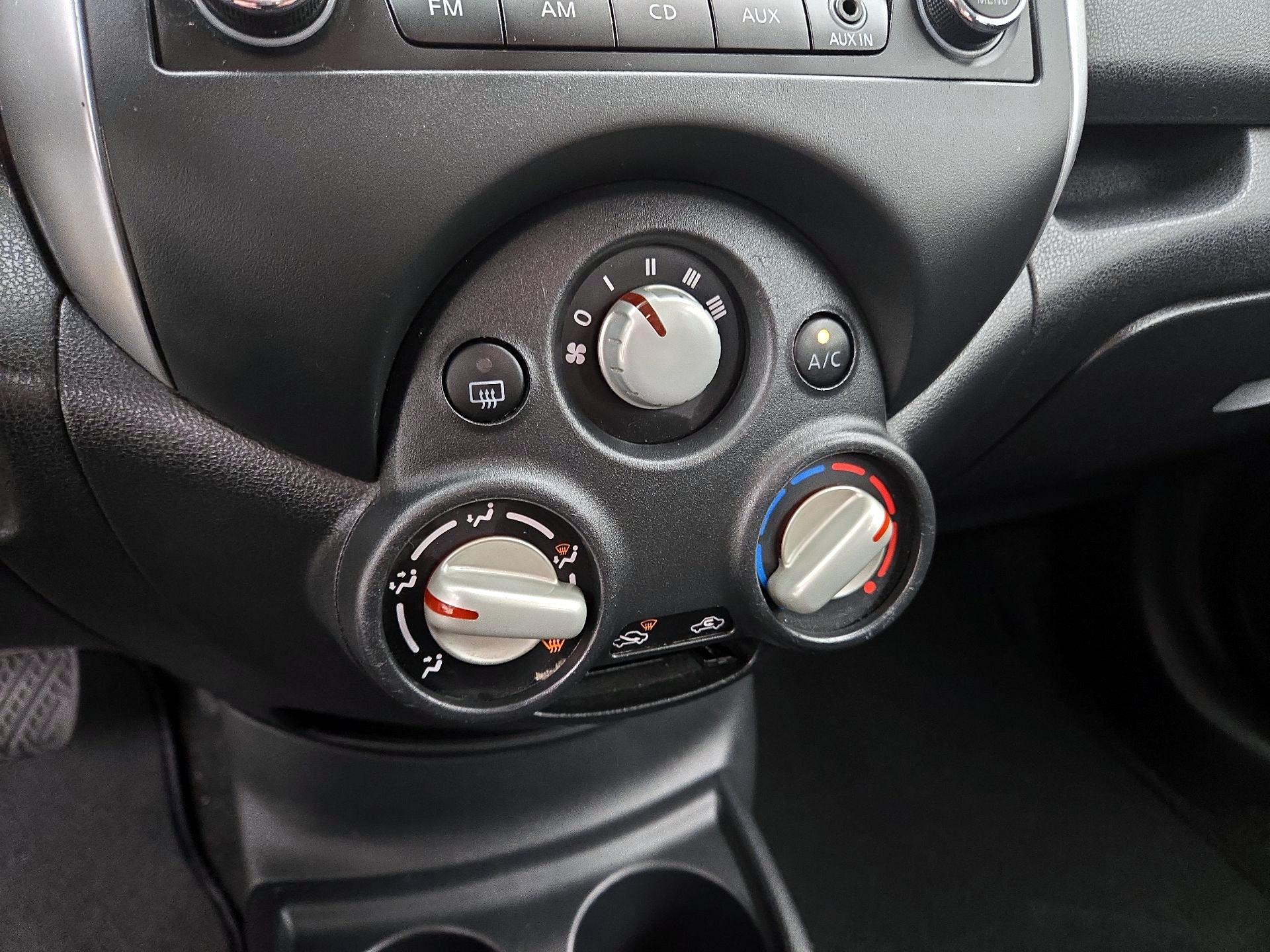 Thumbnail: 2014 Nissan Versa Note - 15