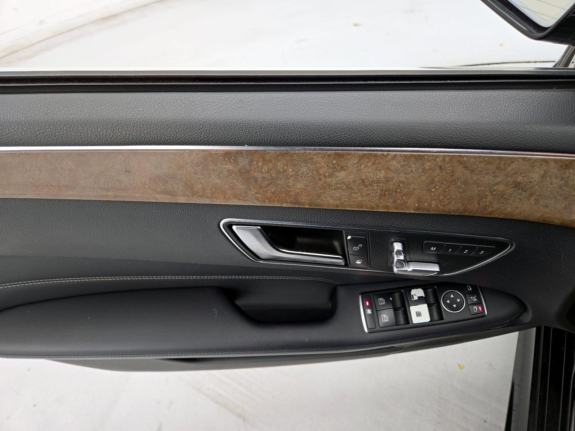 Thumbnail: 2016 Mercedes-Benz E-Class - 12