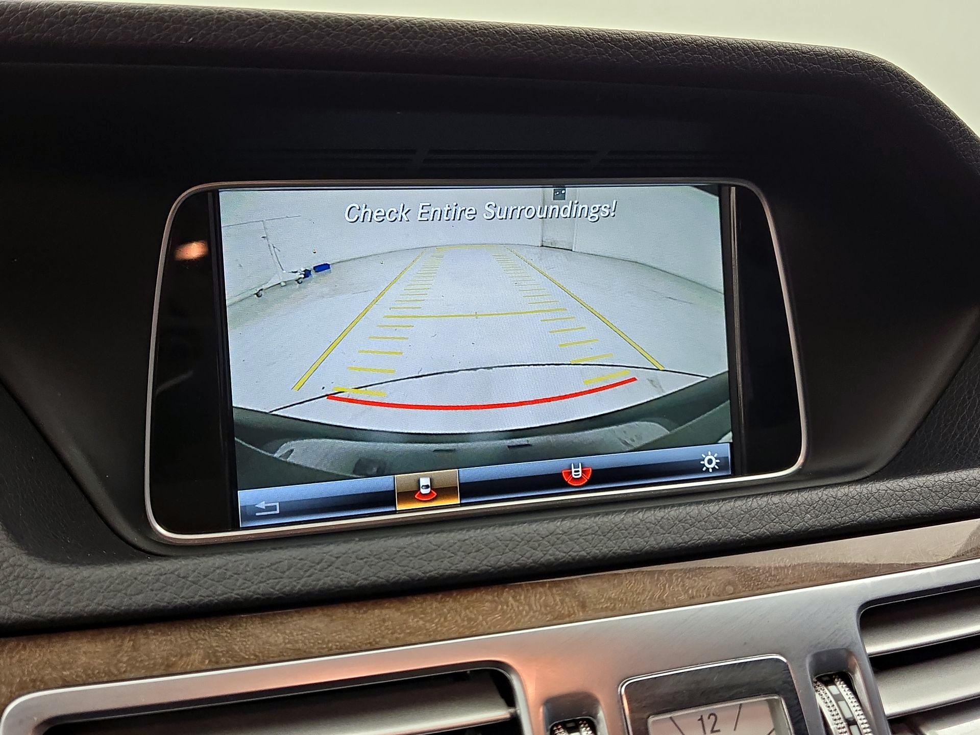 Thumbnail: 2016 Mercedes-Benz E-Class - 15