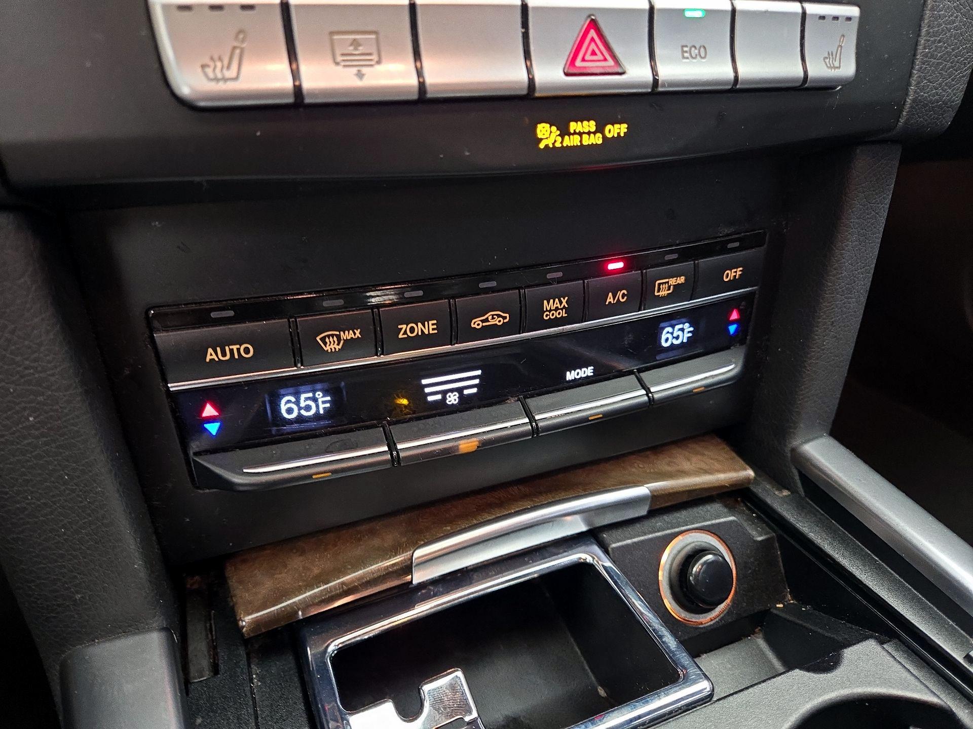 Thumbnail: 2016 Mercedes-Benz E-Class - 17