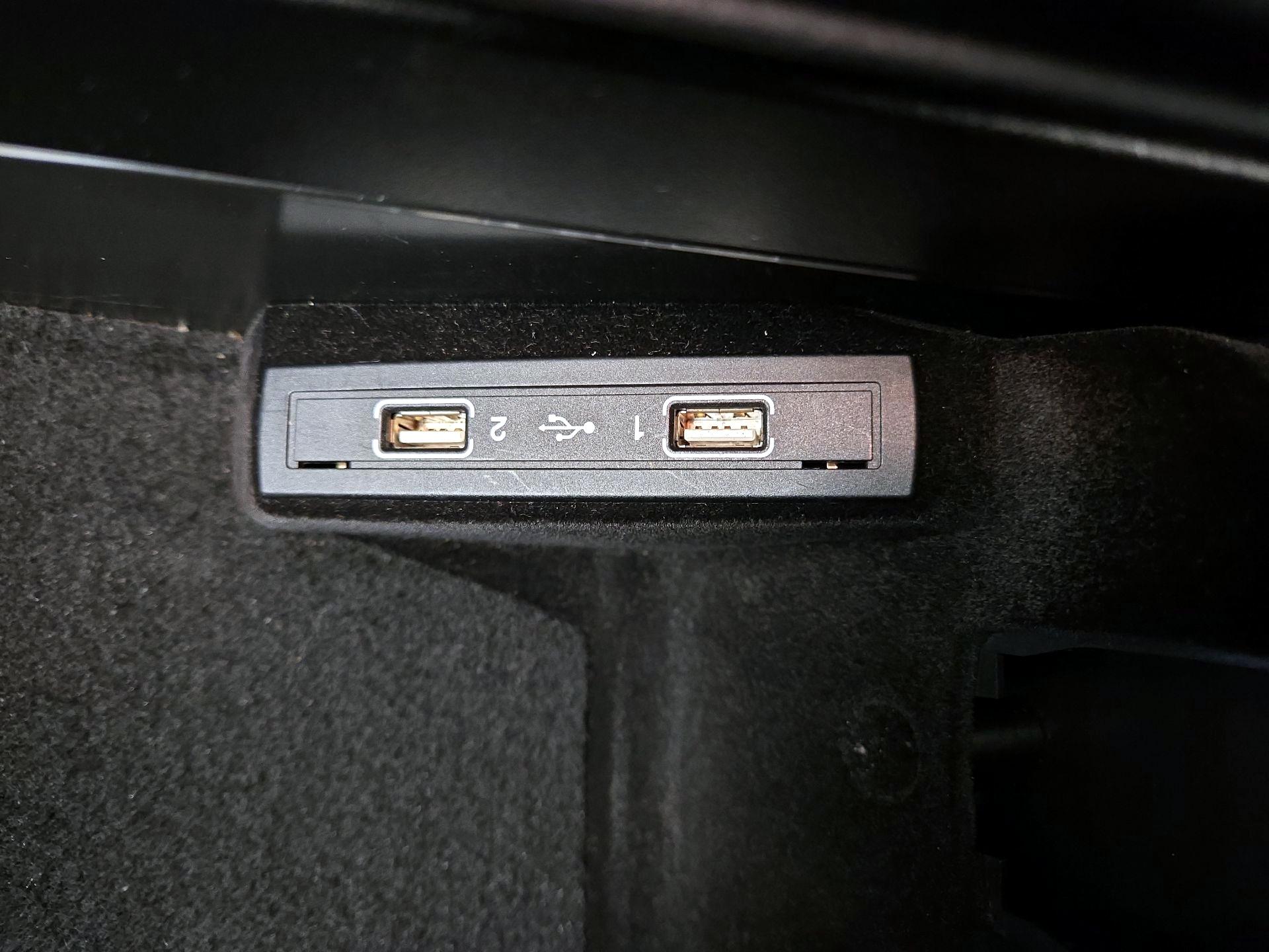 Thumbnail: 2016 Mercedes-Benz E-Class - 19