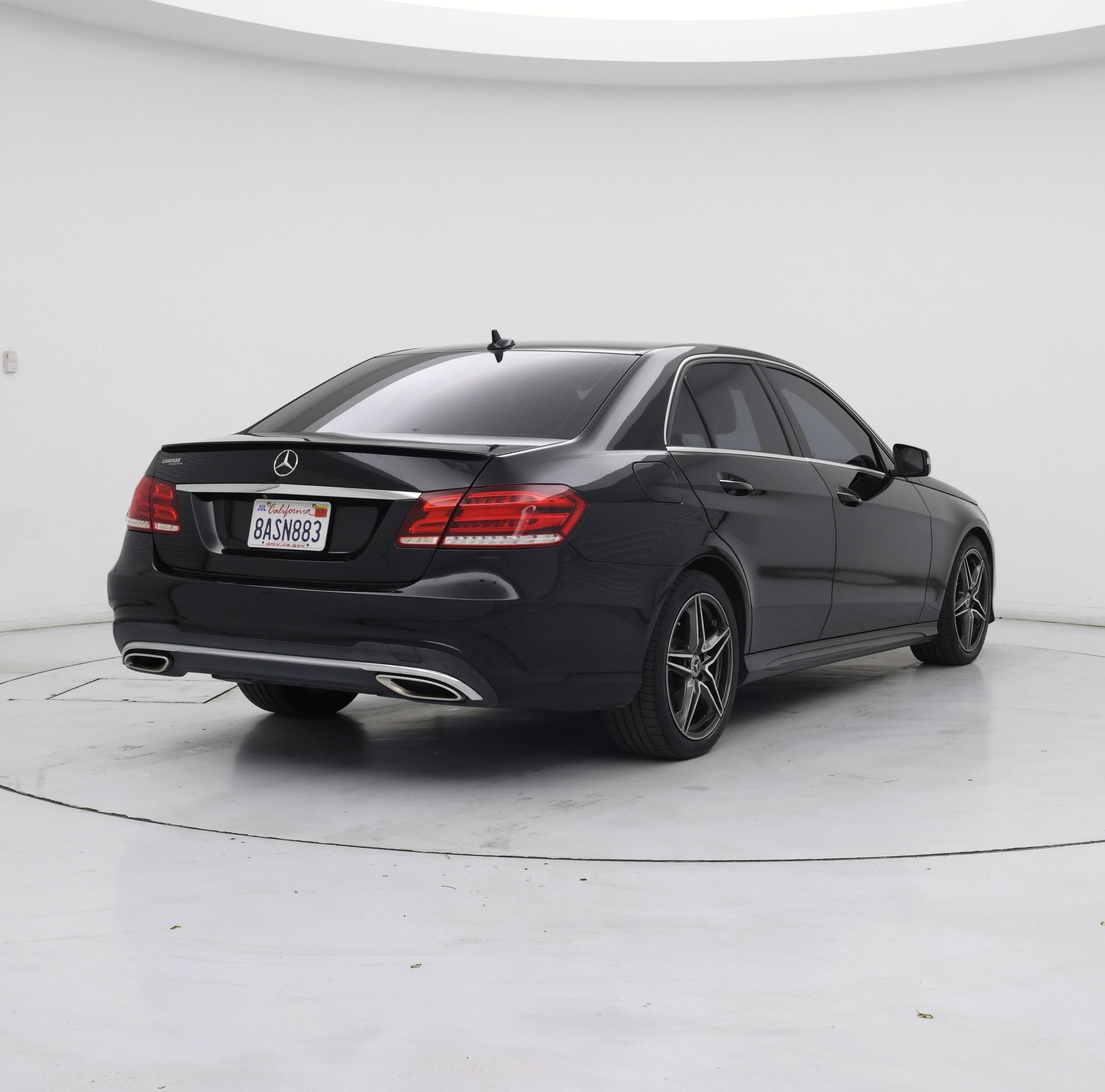 Thumbnail: 2016 Mercedes-Benz E-Class - 8