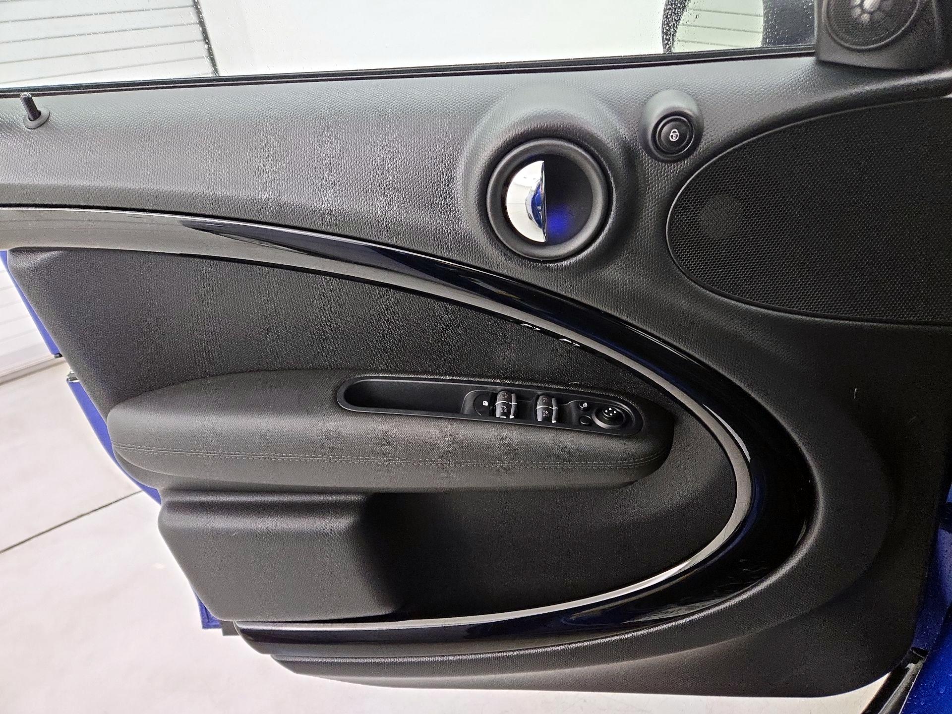 Thumbnail: 2016 MINI Cooper Countryman - 12