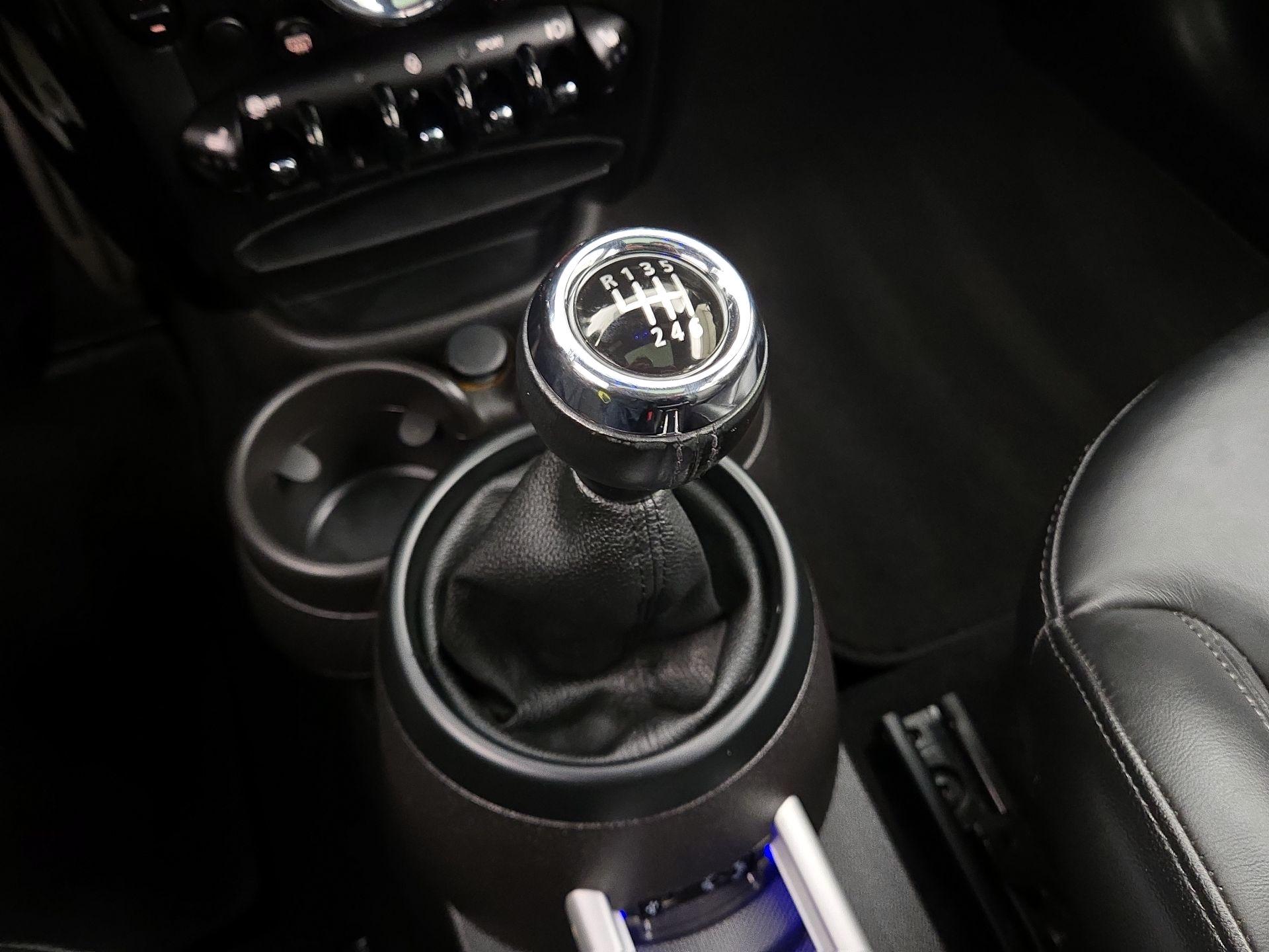 Thumbnail: 2016 MINI Cooper Countryman - 15